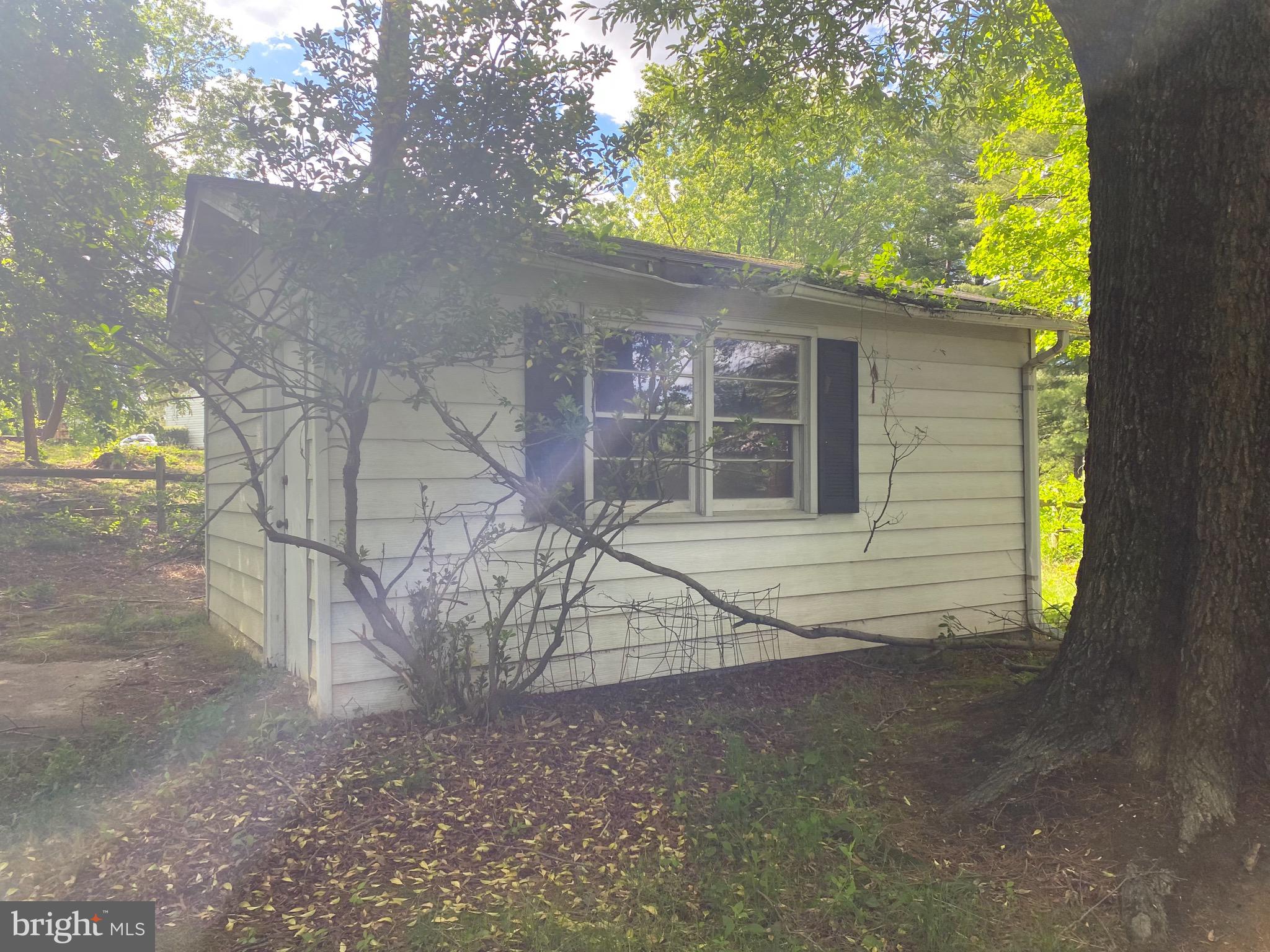 RAMBLING HILLS - Residential