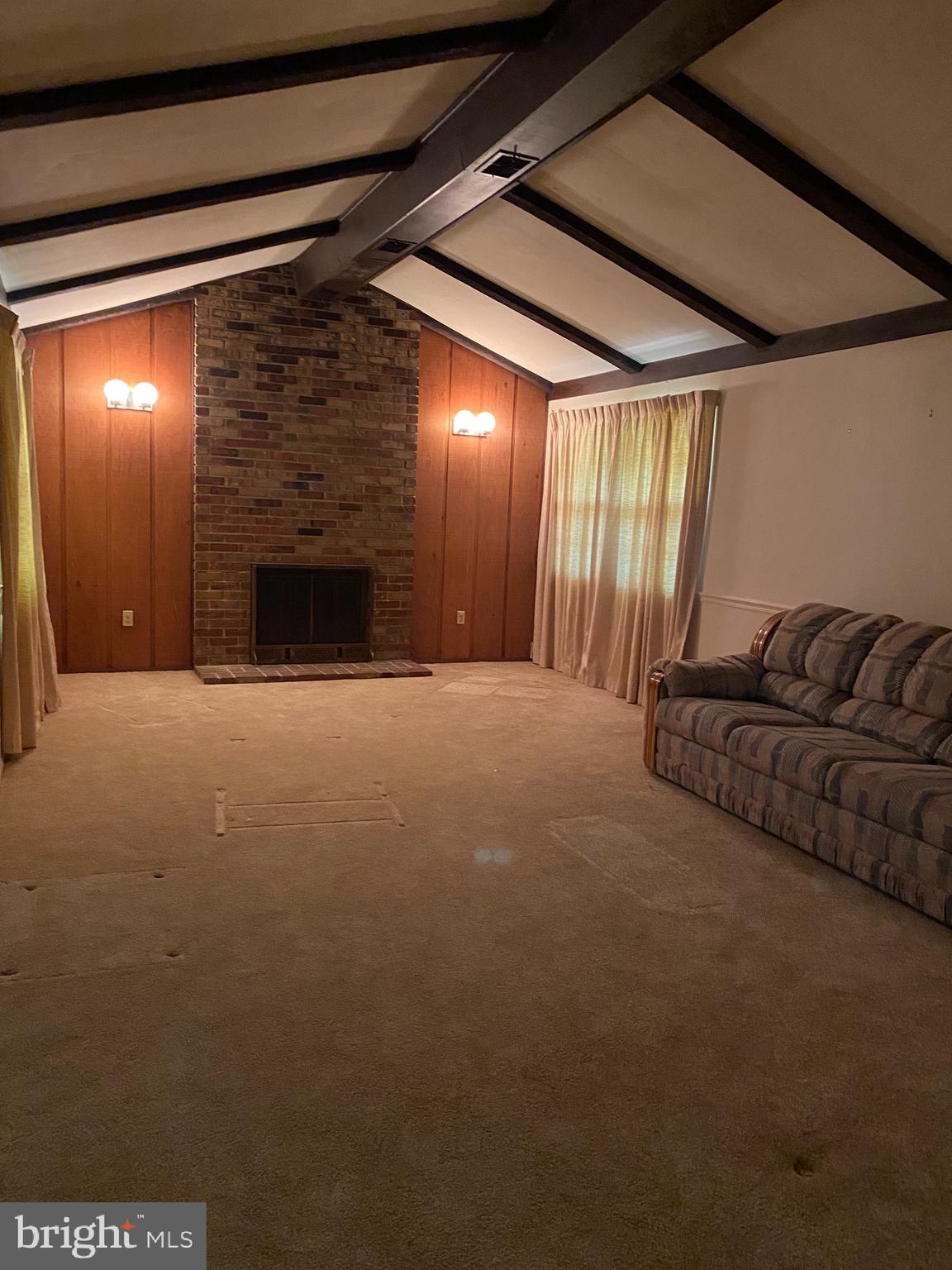 RAMBLING HILLS - Residential