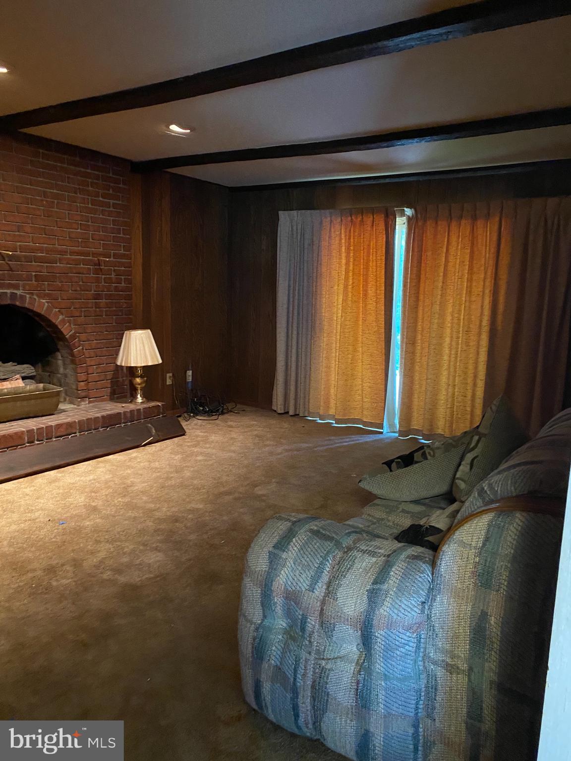 RAMBLING HILLS - Residential