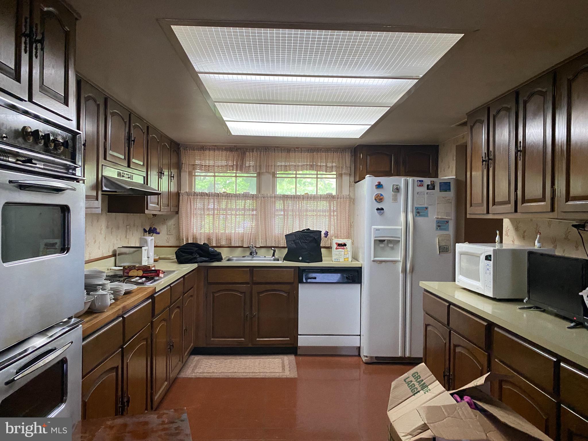 RAMBLING HILLS - Residential