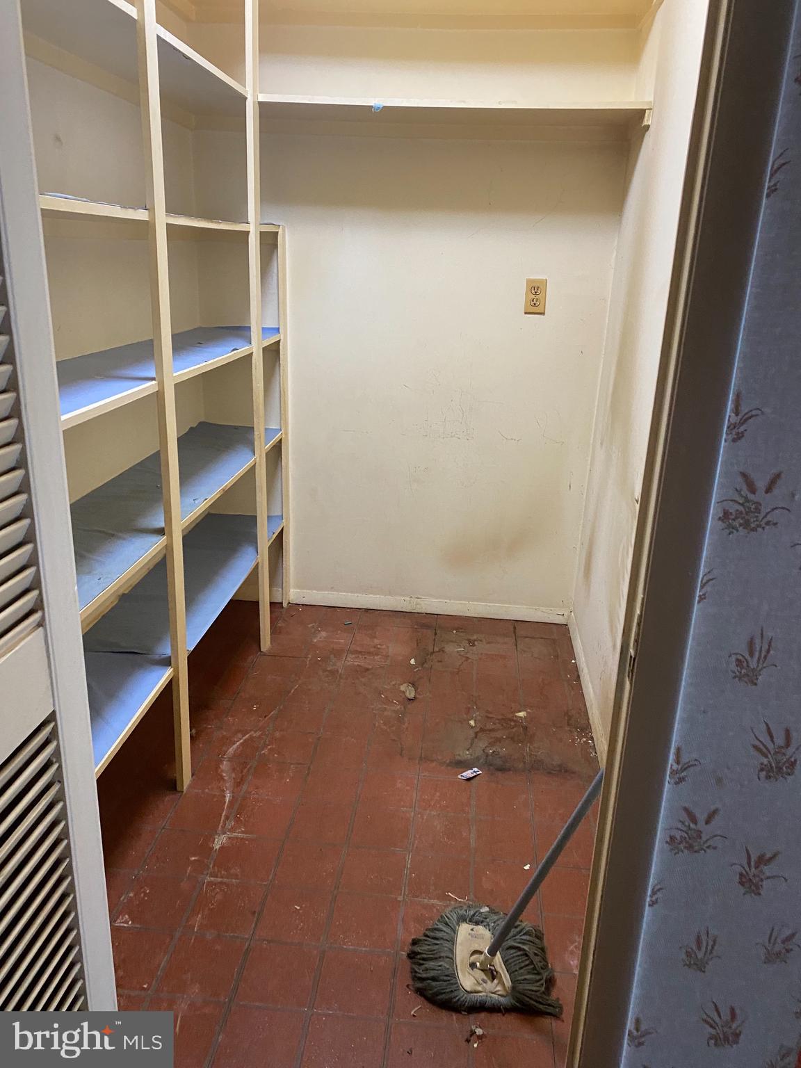 RAMBLING HILLS - Residential