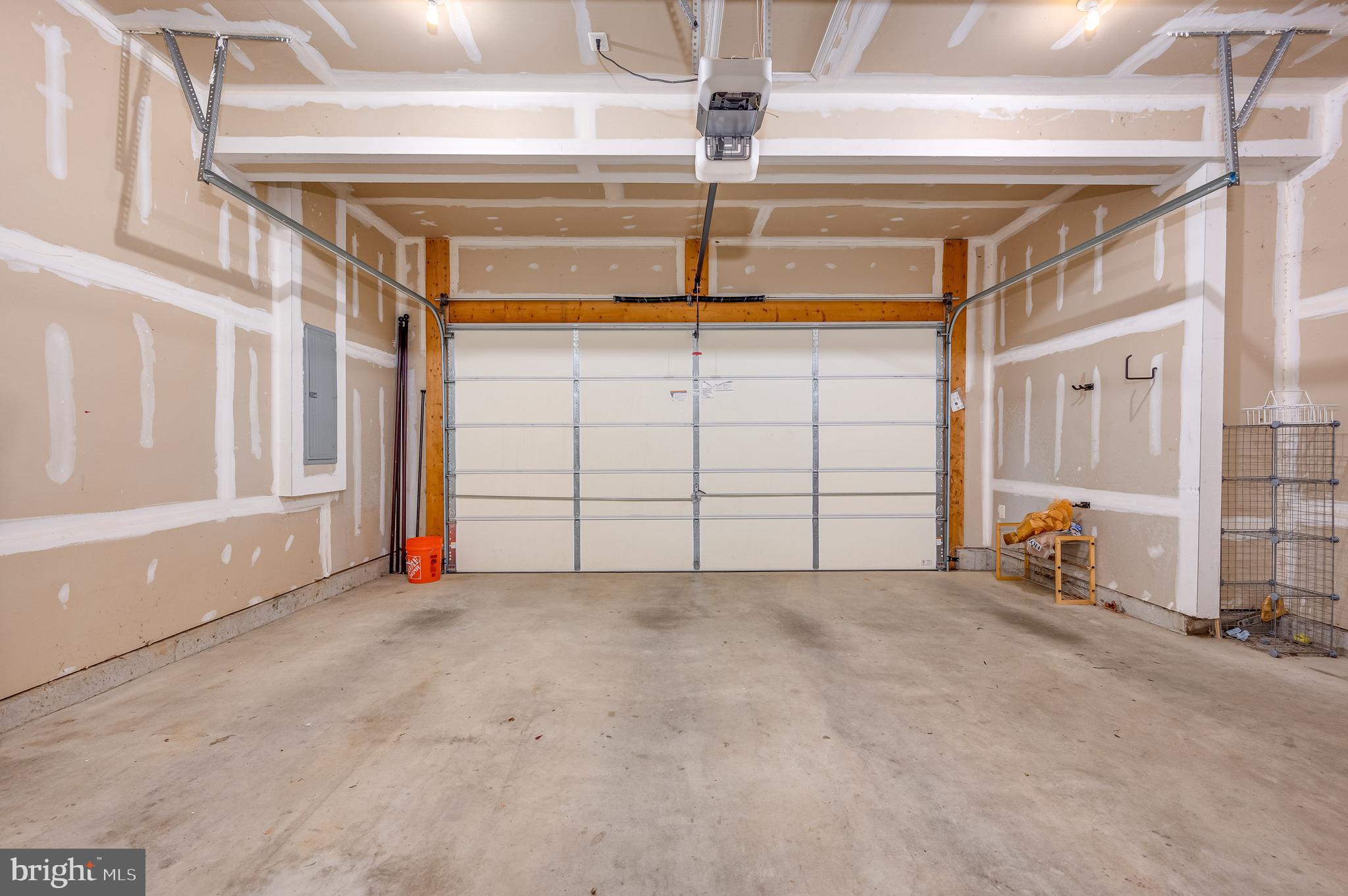 MADDEX FARM - Residential Lease