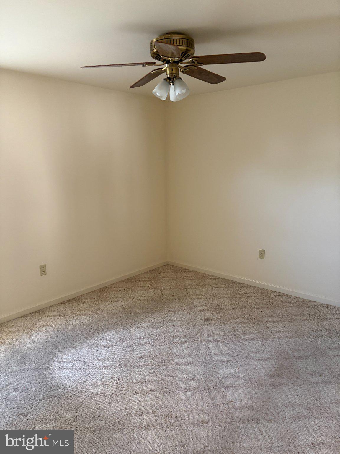 6 ROSEMONT DRIVE