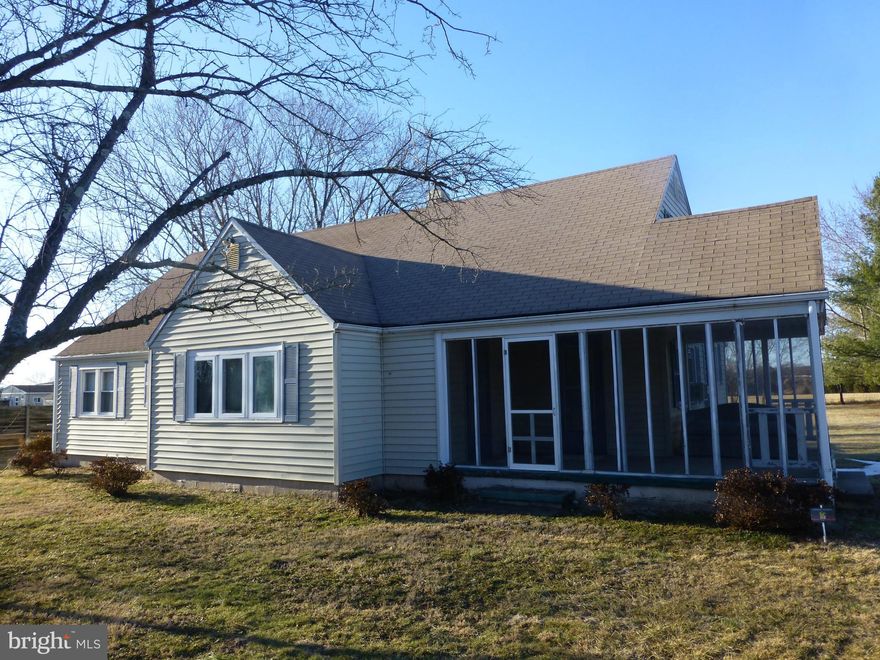 Adorable 3 bedroom 1 bath rambler close to town with many extras.  Screened in porch, deck, patio, shed, walk-up attic with steps, separate dining room.  A must See!