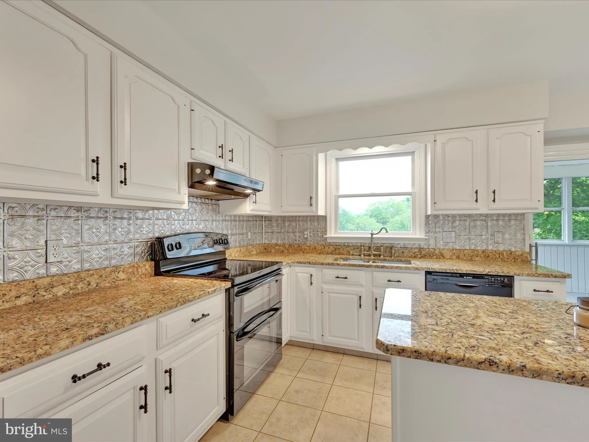 Pottsville, Pennsylvania 17901, United States, 3 Bedrooms Bedrooms, ,3 BathroomsBathrooms,Residential,Contingent,137232