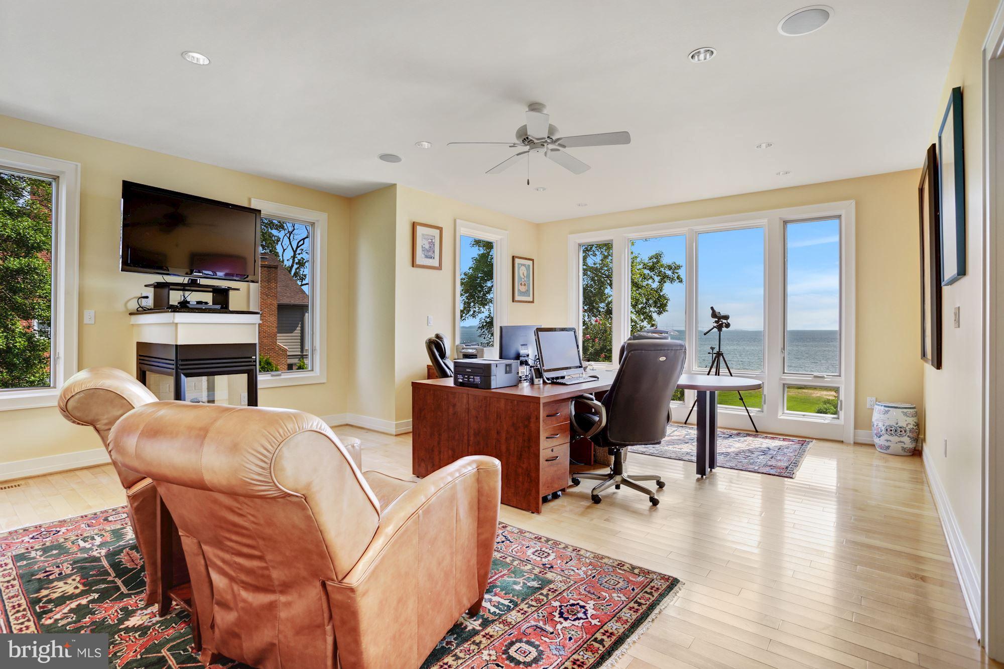 ANNAPOLIS ROADS - Residential