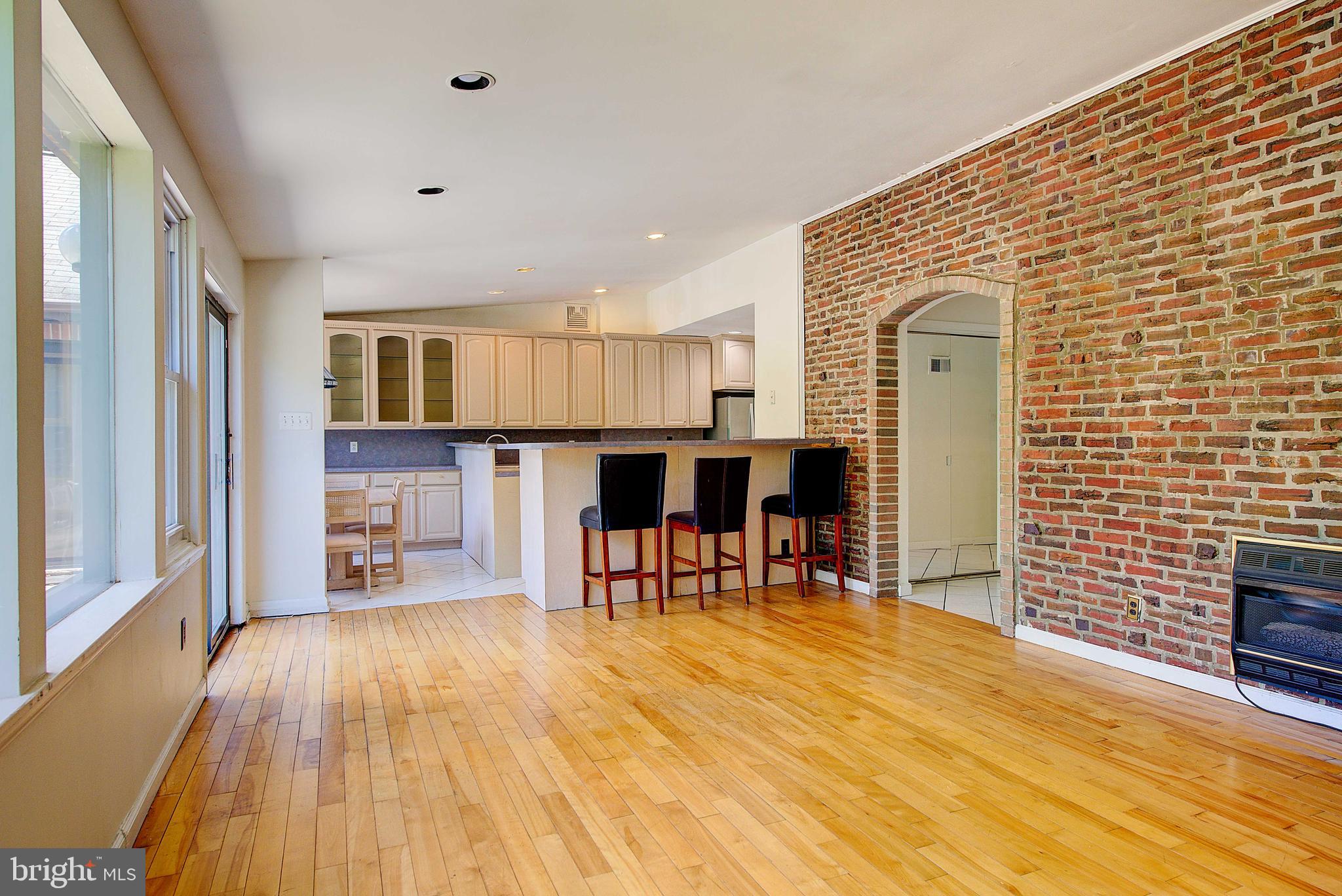 EAST FALLS - Residential