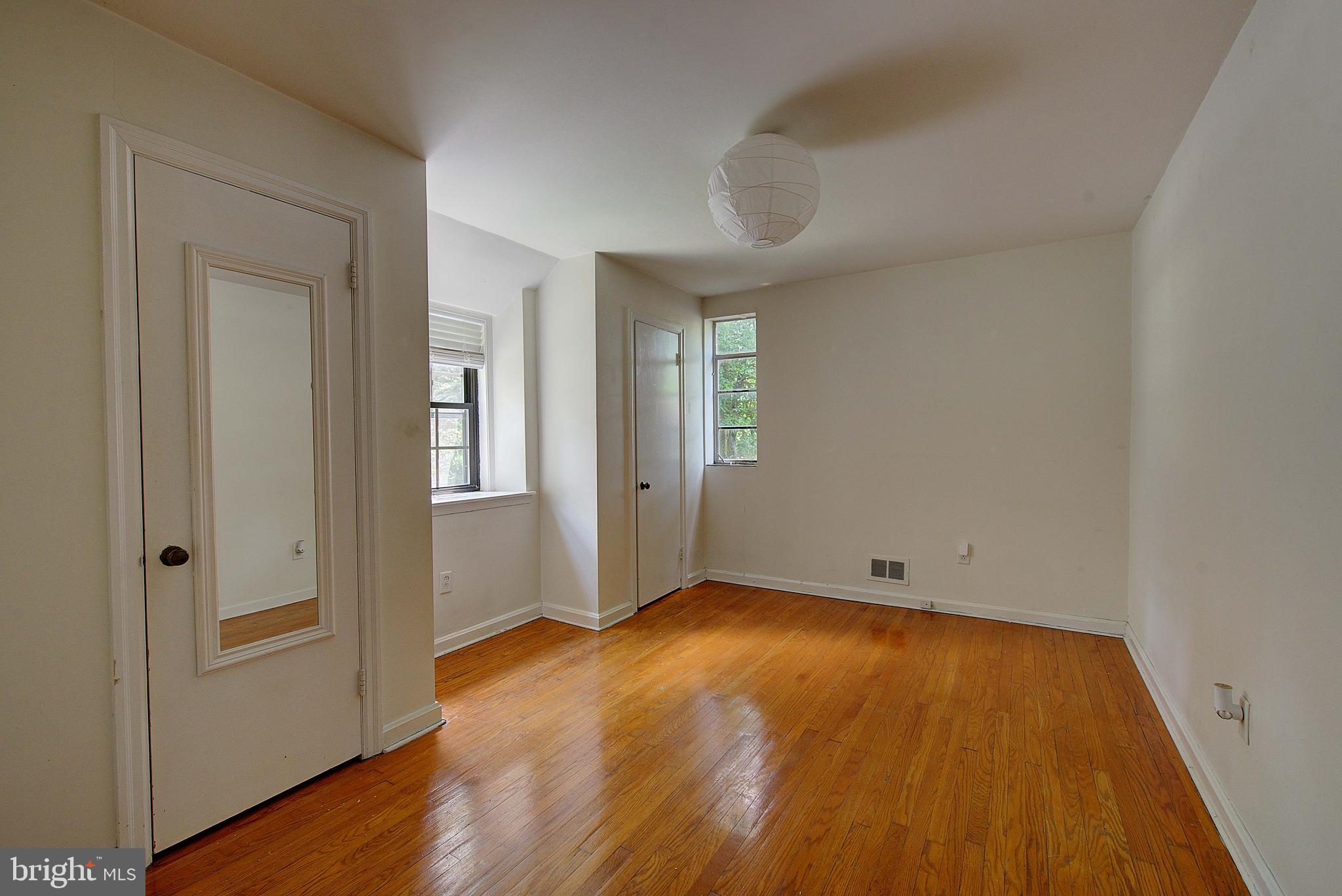 EAST FALLS - Residential