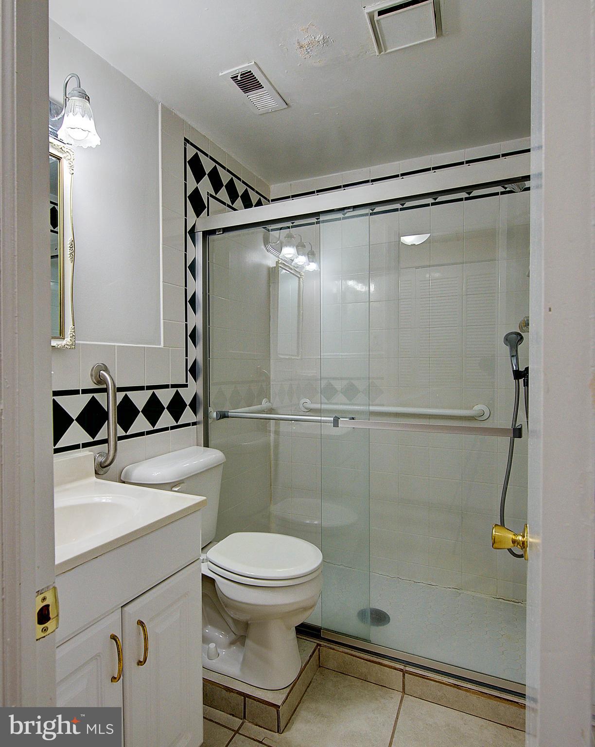 EAST FALLS - Residential