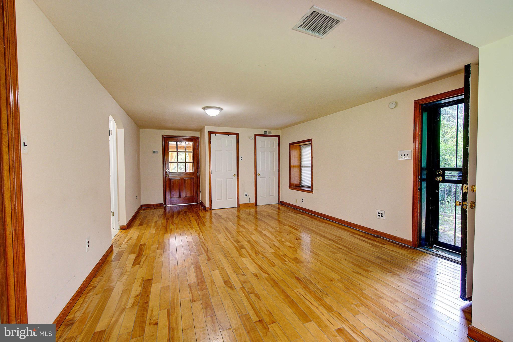 EAST FALLS - Residential