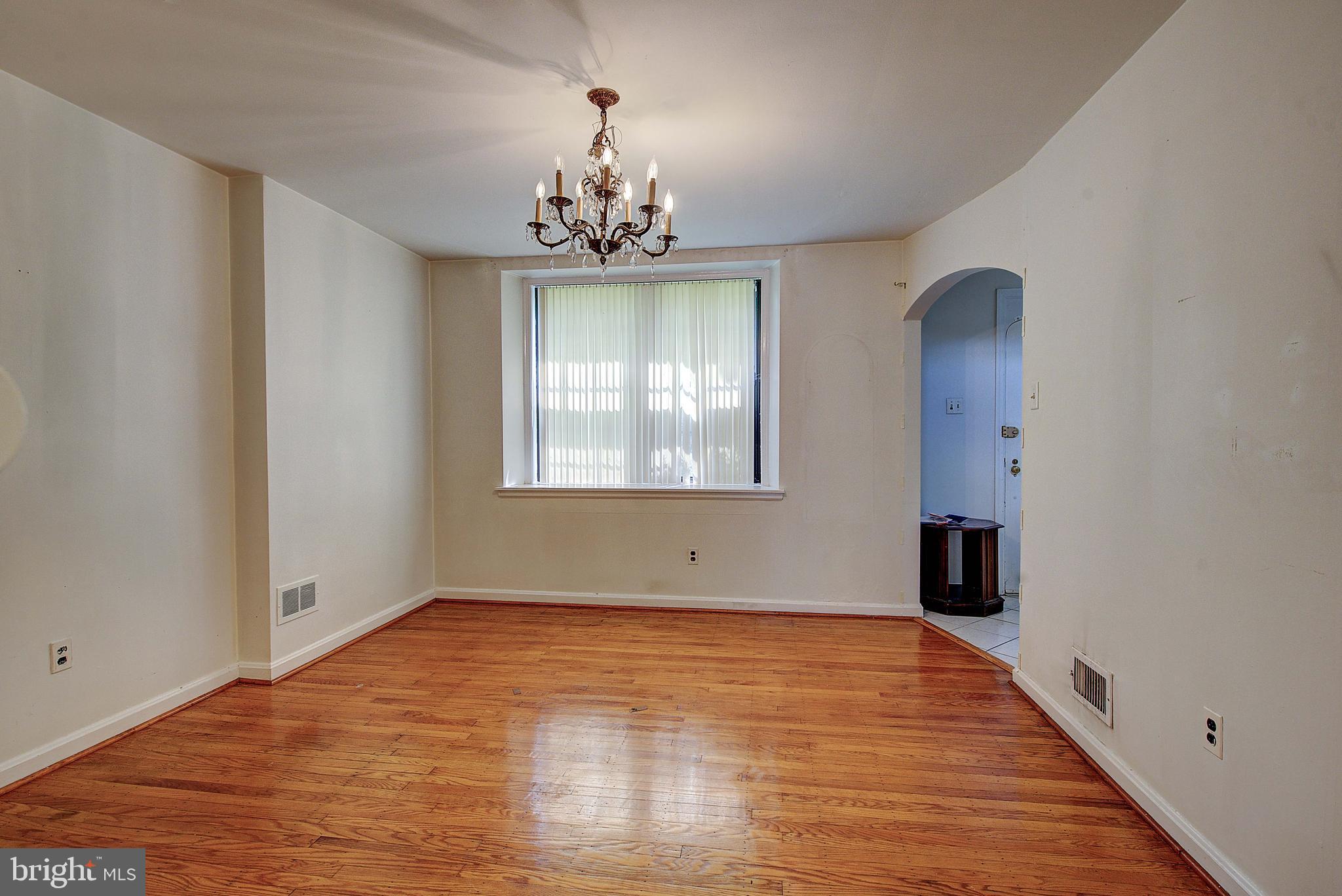 EAST FALLS - Residential