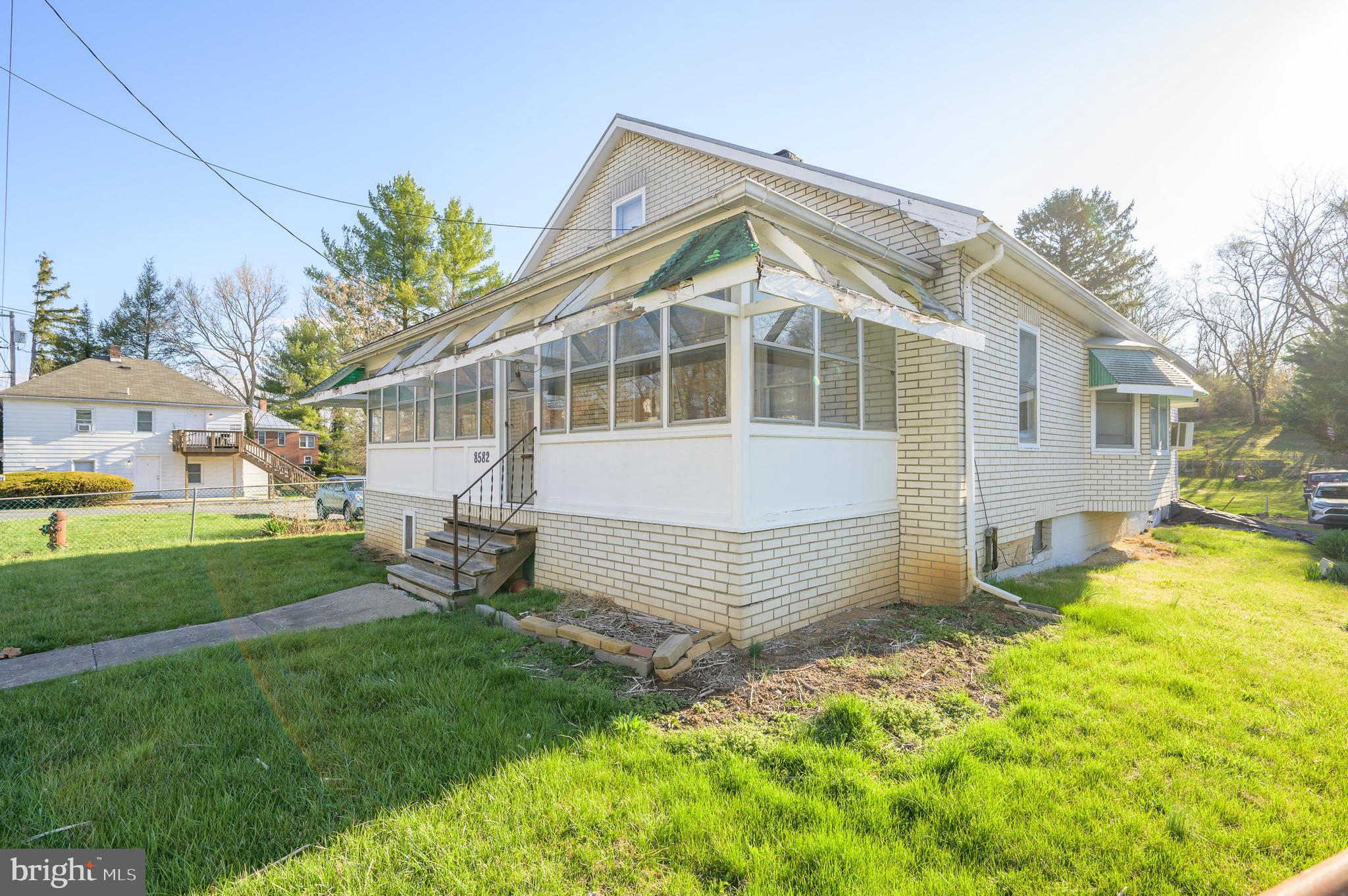 8582 SHEPHERDSTOWN PIKE