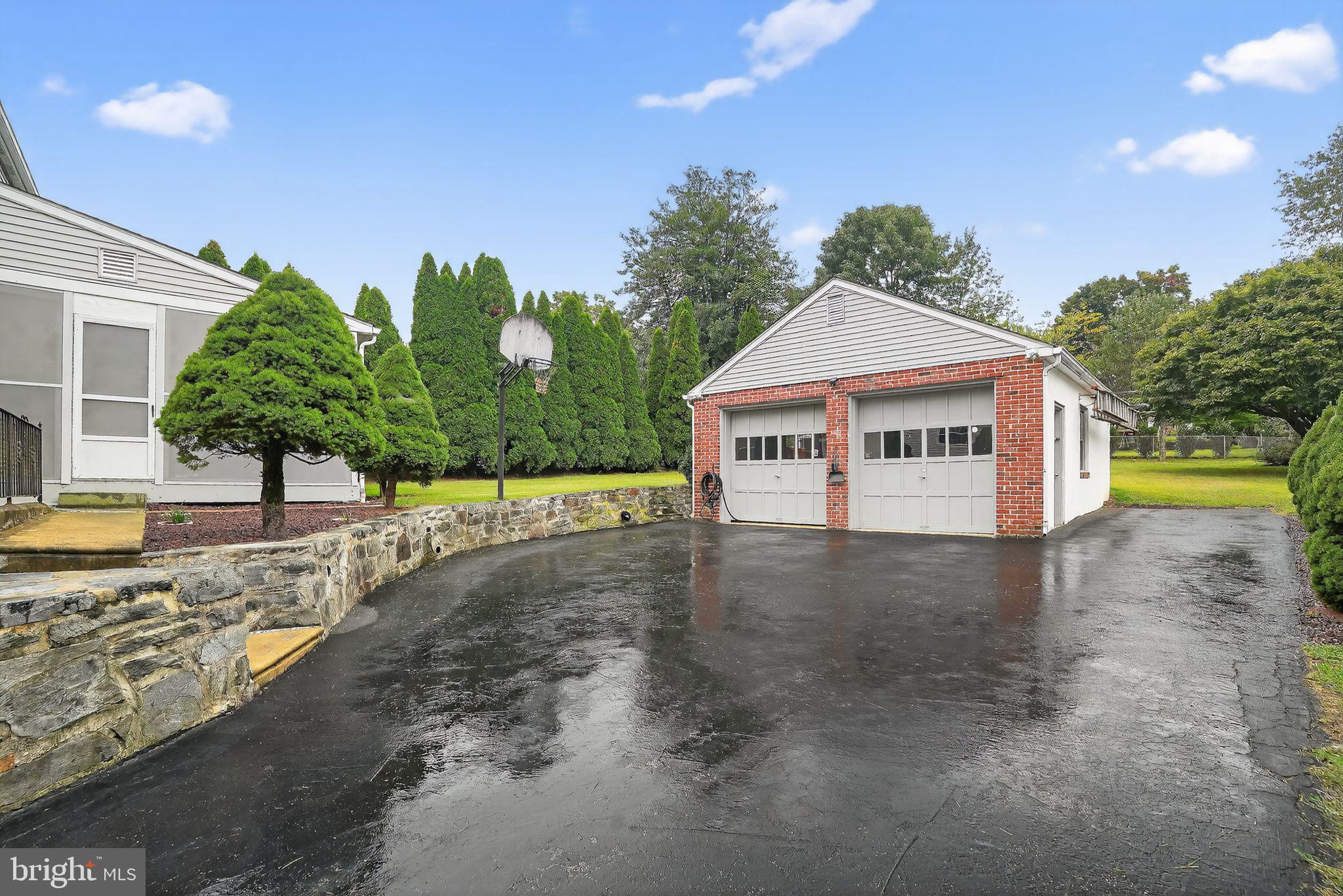 PINE RIDGE - Residential