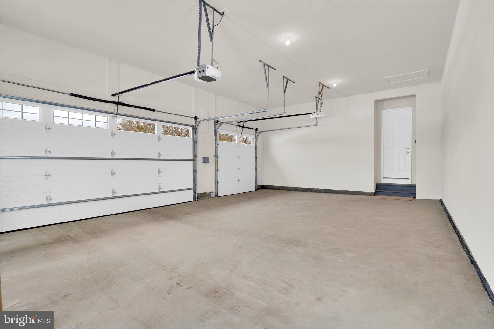 FAIRFAX MANOR - Residential