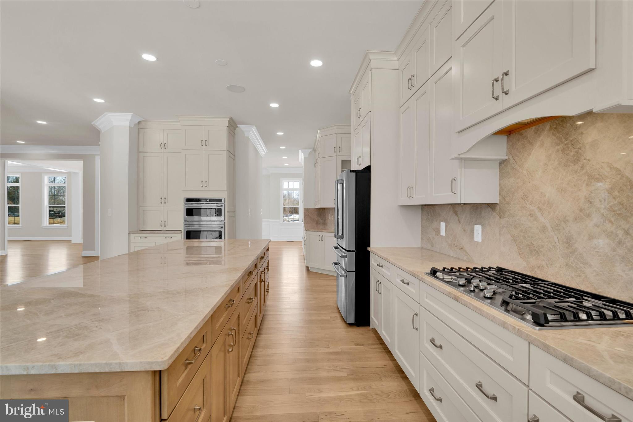 FAIRFAX MANOR - Residential