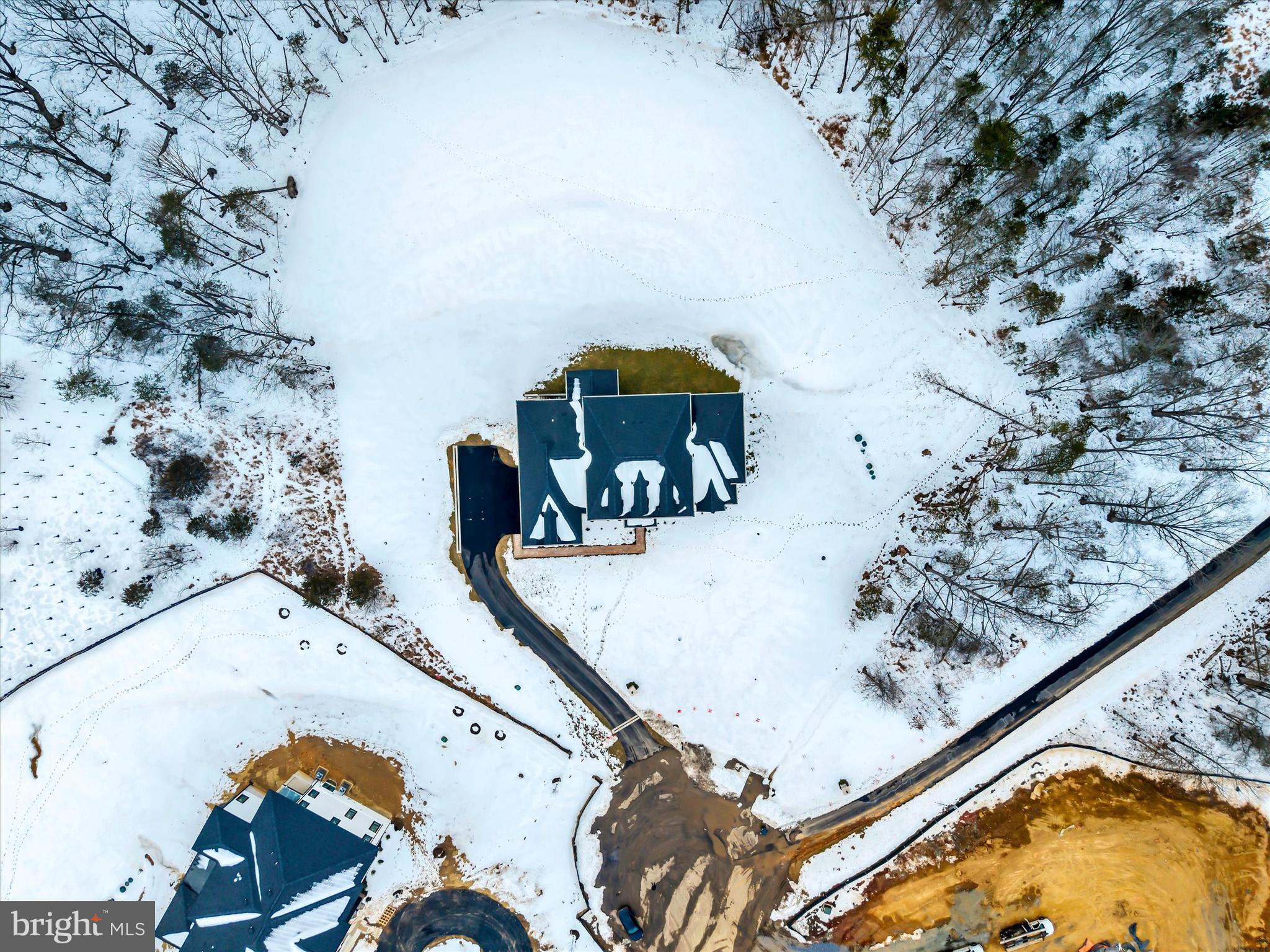 FAIRFAX MANOR - Residential