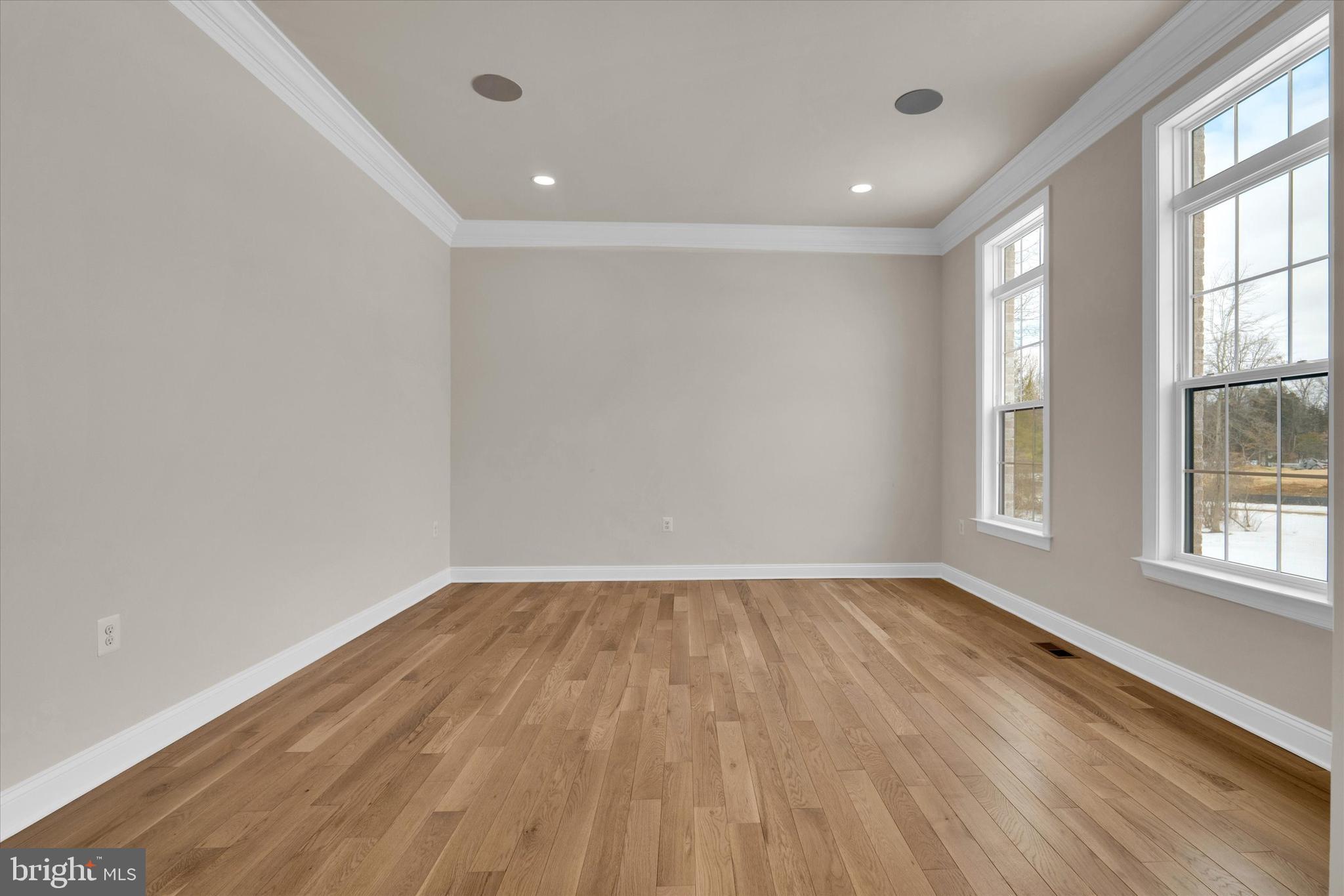 FAIRFAX MANOR - Residential