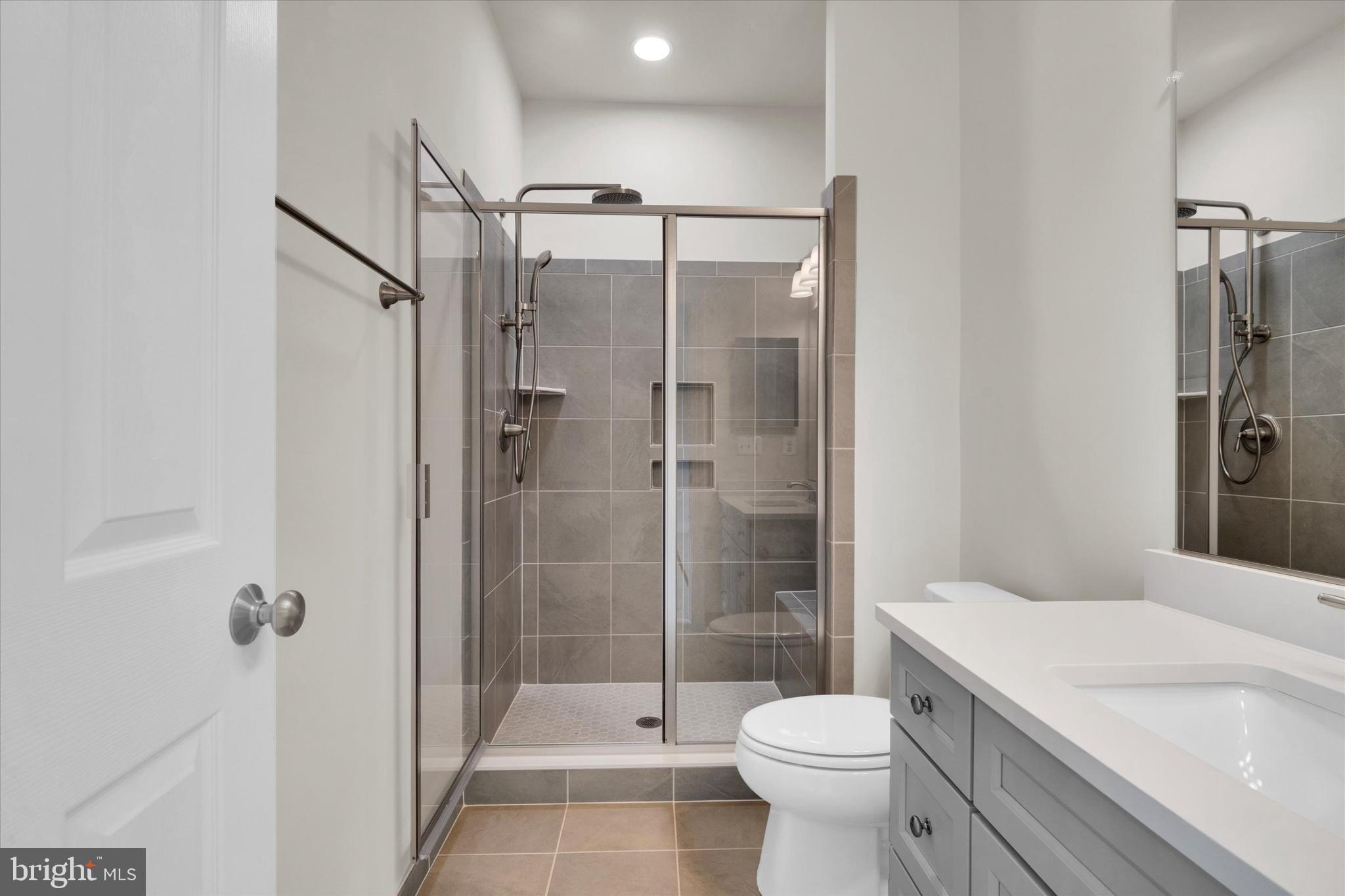 FAIRFAX MANOR - Residential