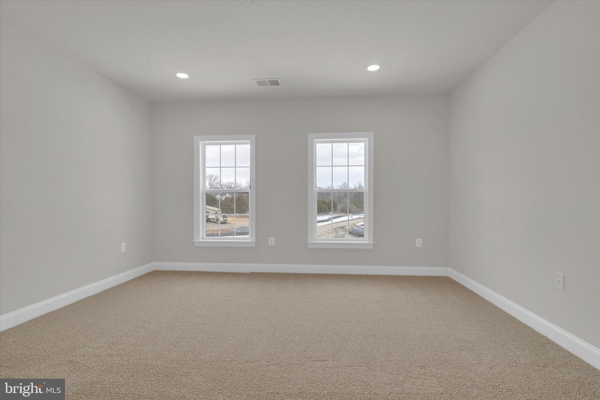 FAIRFAX MANOR - Residential