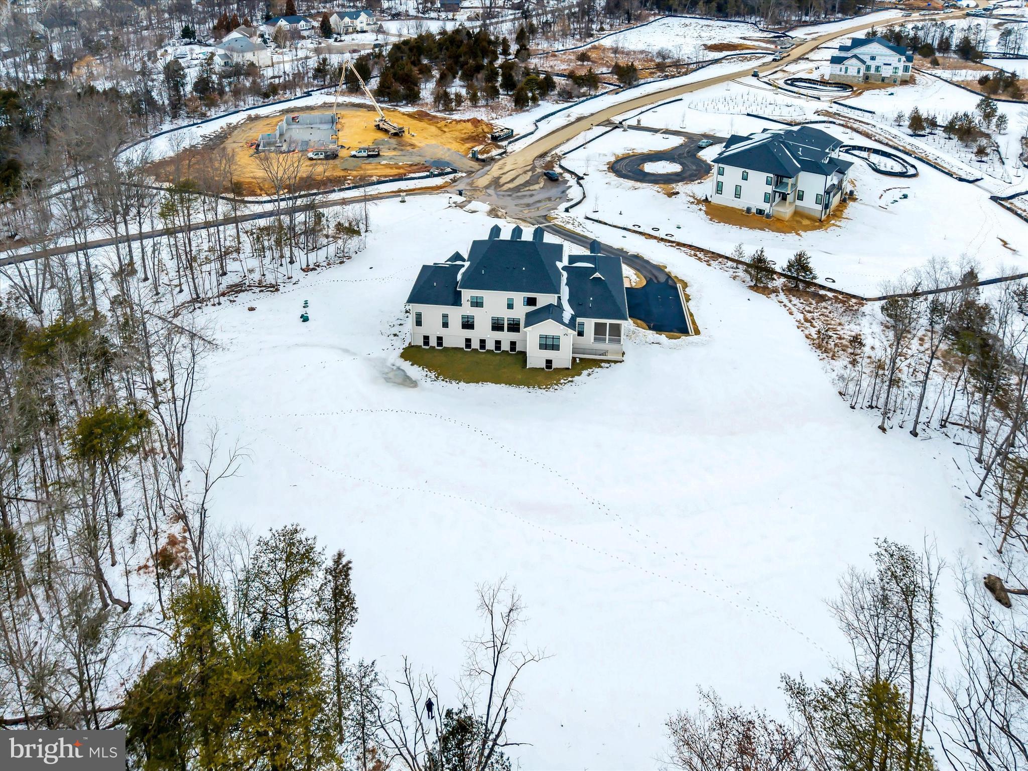 FAIRFAX MANOR - Residential