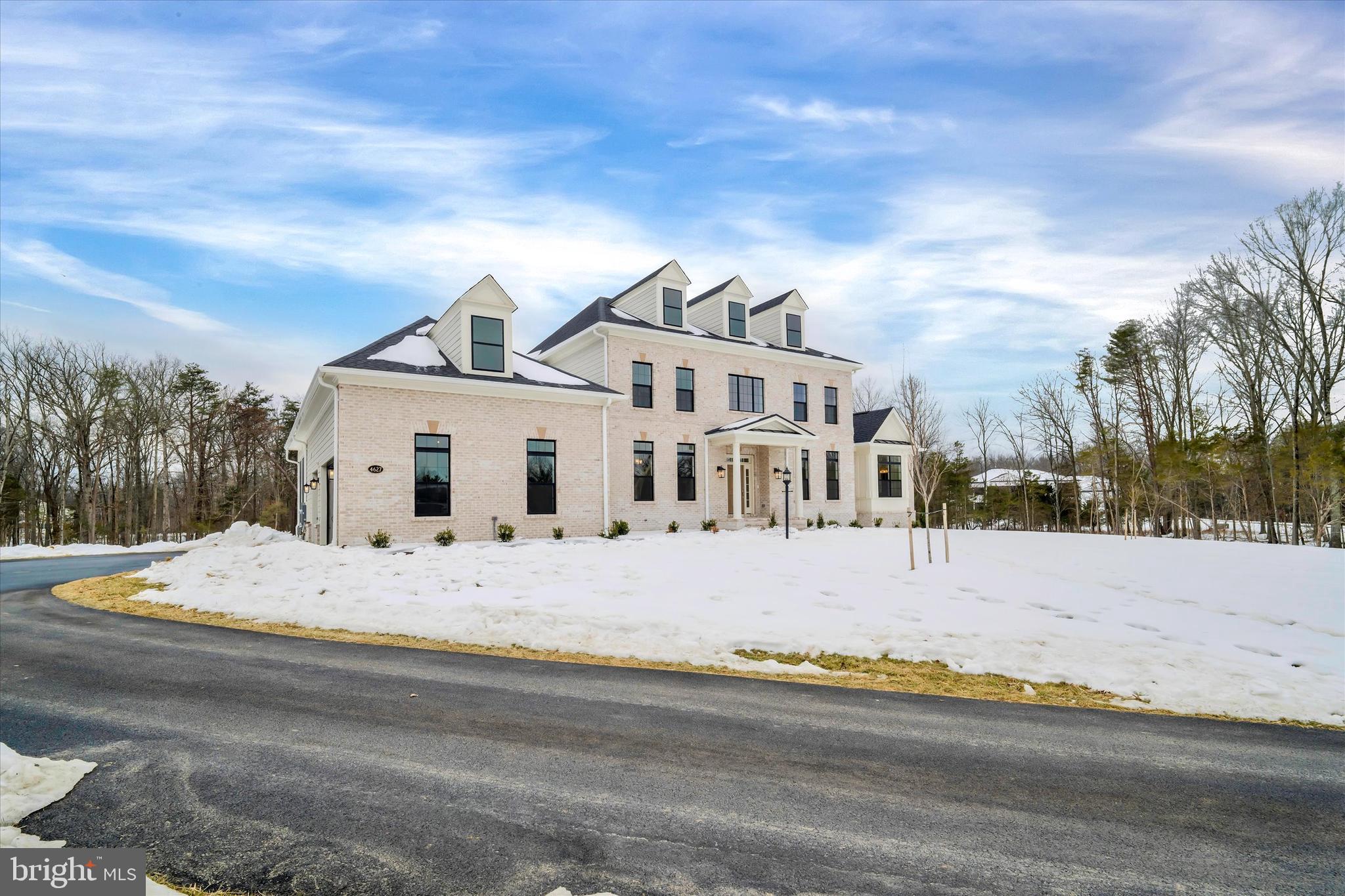 FAIRFAX MANOR - Residential