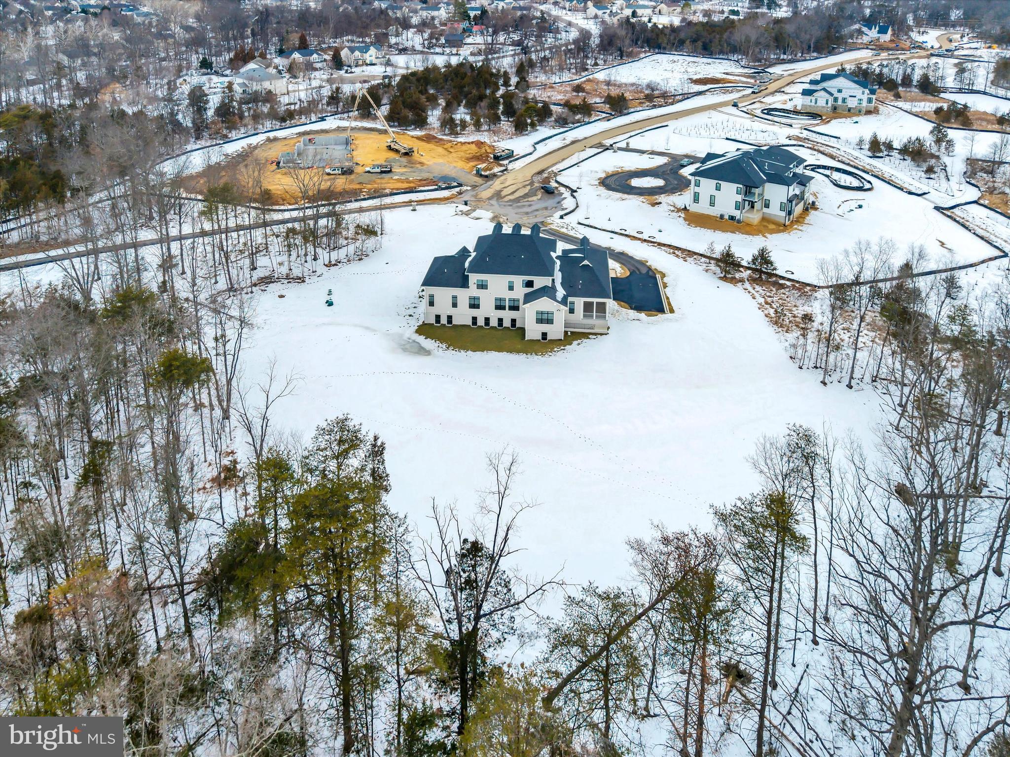 FAIRFAX MANOR - Residential