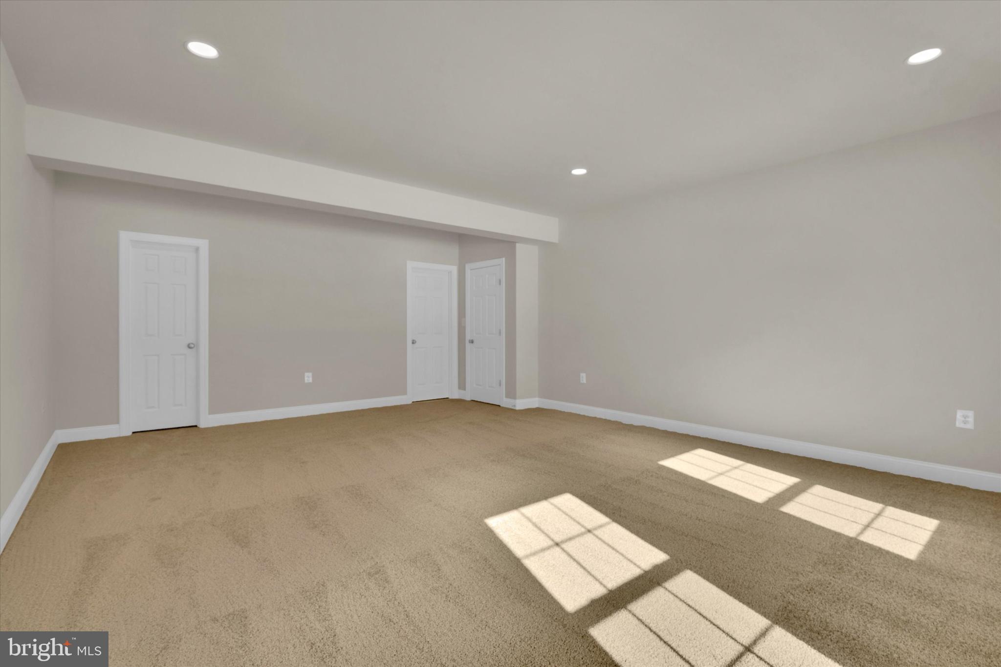 FAIRFAX MANOR - Residential