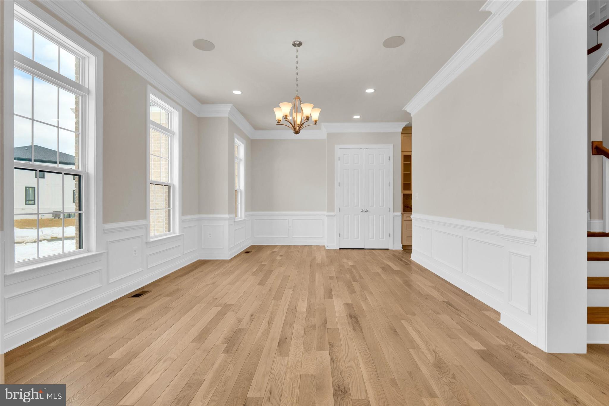 FAIRFAX MANOR - Residential