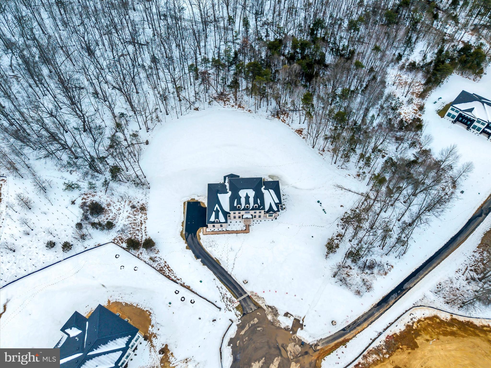 FAIRFAX MANOR - Residential