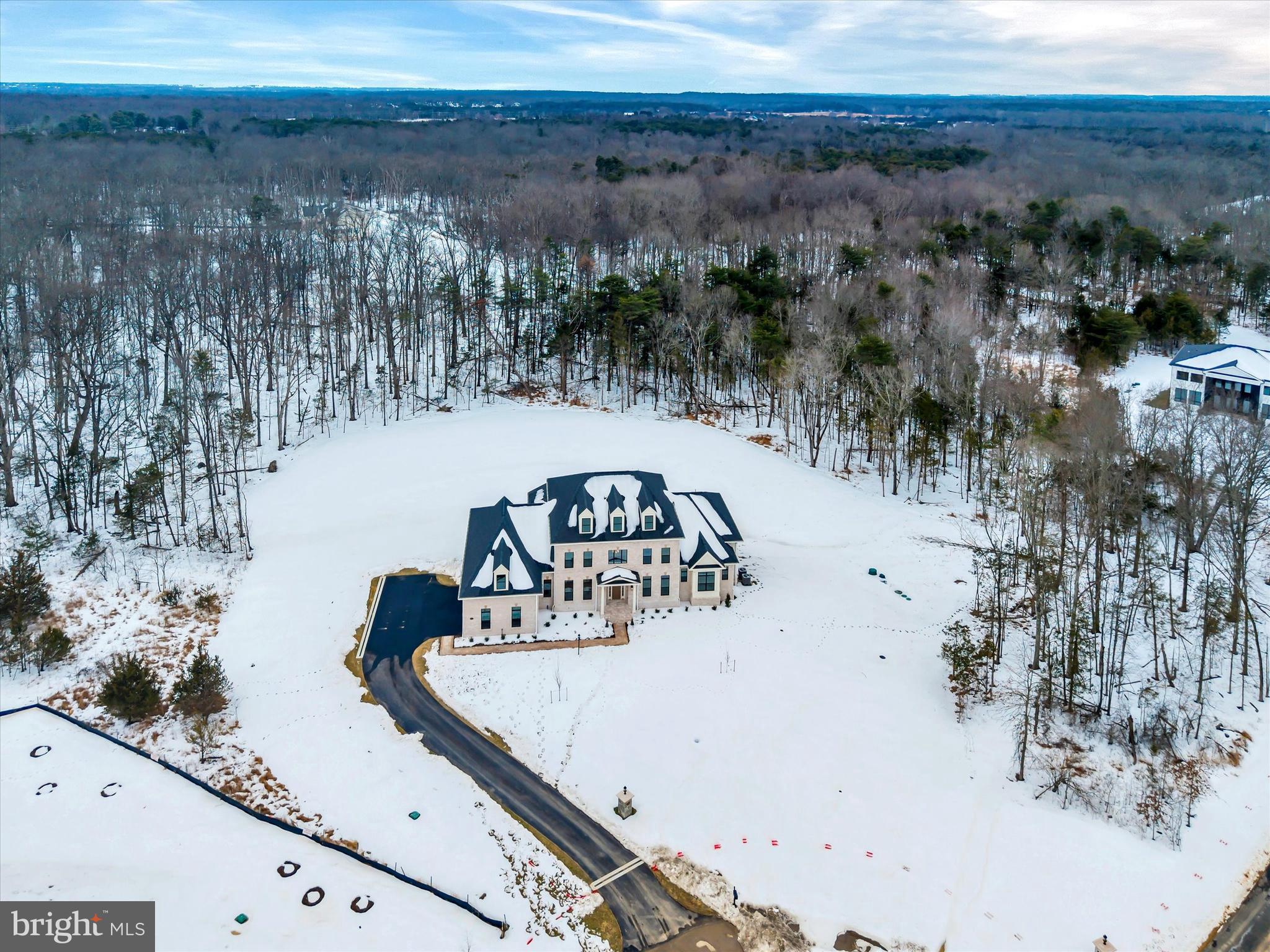 FAIRFAX MANOR - Residential