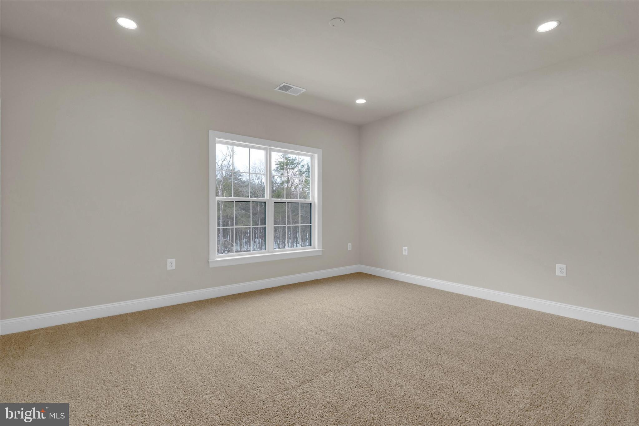 FAIRFAX MANOR - Residential