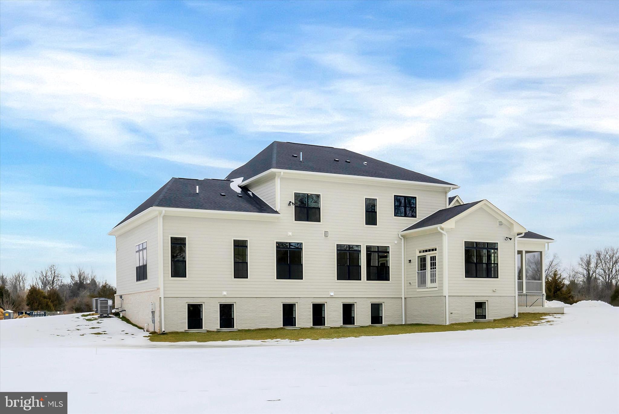 FAIRFAX MANOR - Residential