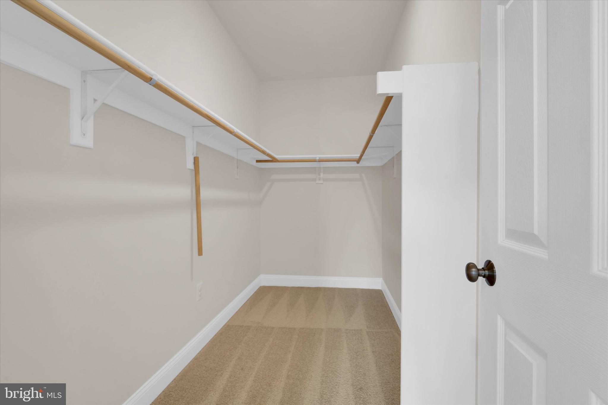 FAIRFAX MANOR - Residential