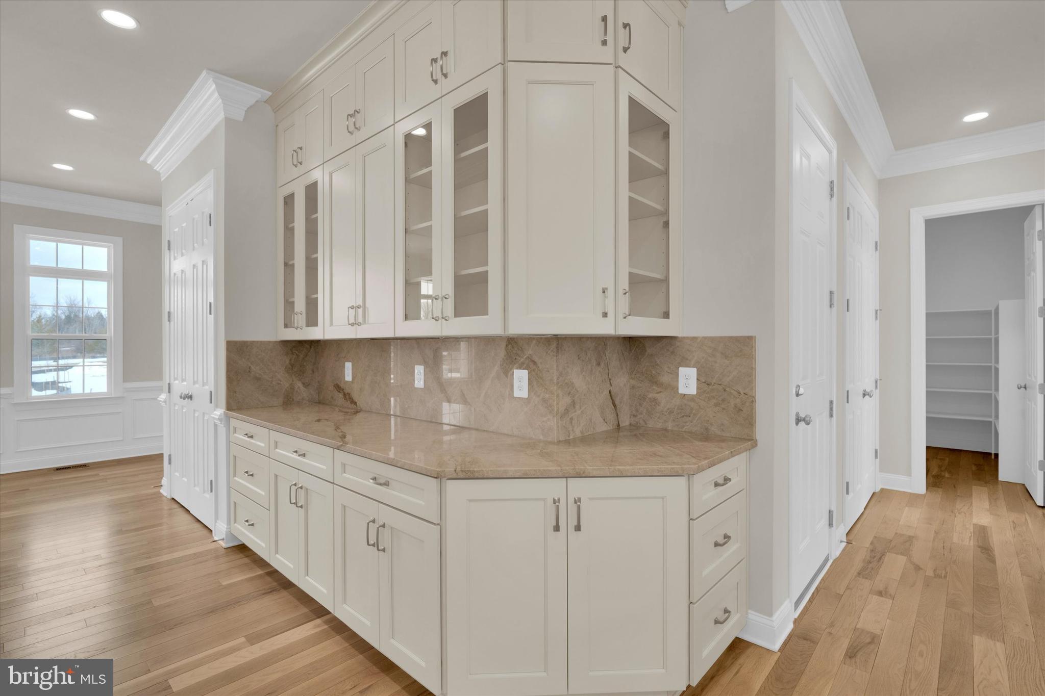 FAIRFAX MANOR - Residential