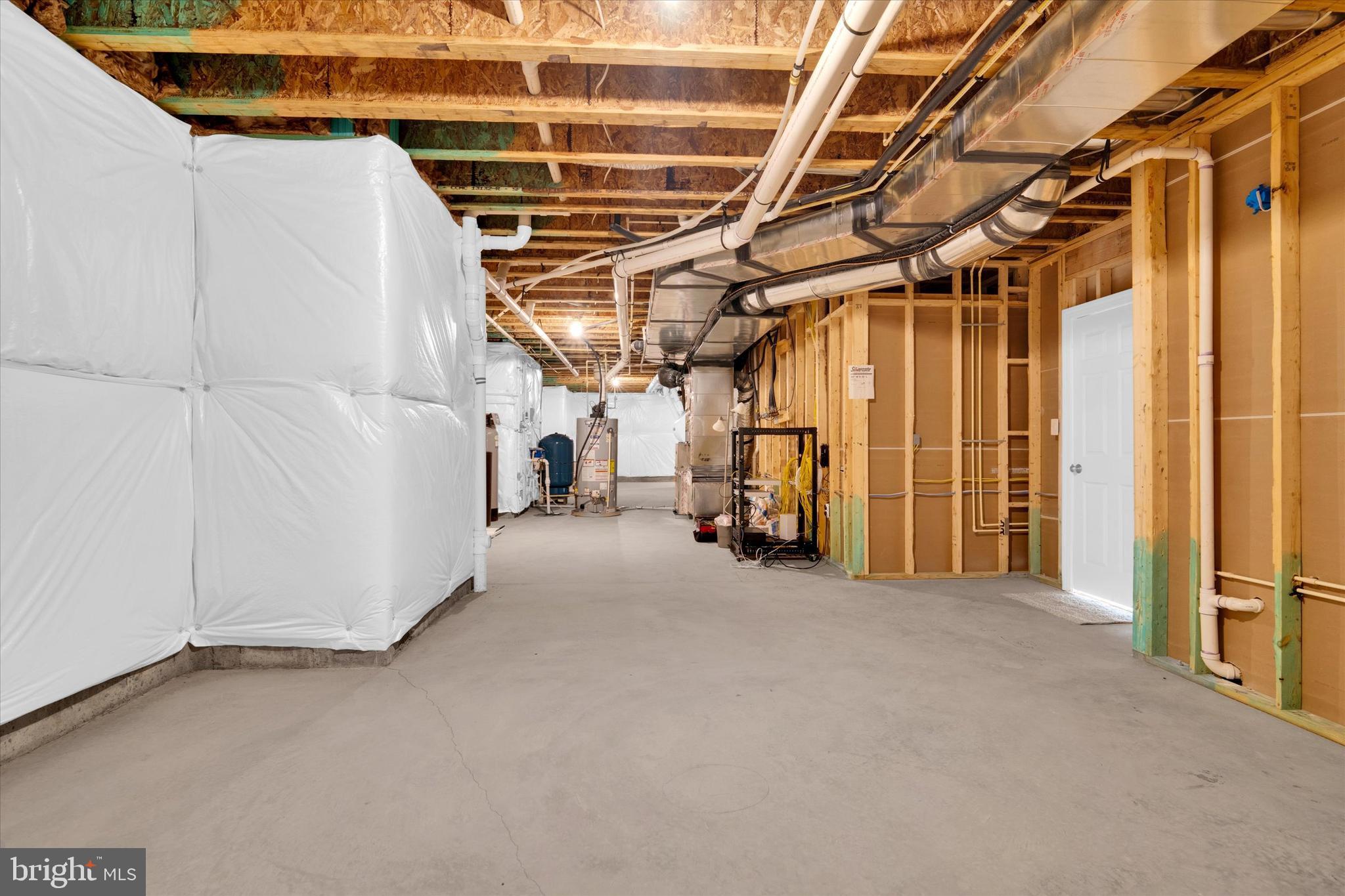 FAIRFAX MANOR - Residential