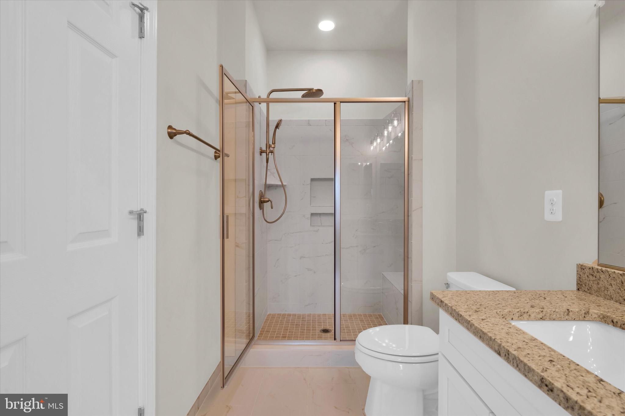 FAIRFAX MANOR - Residential