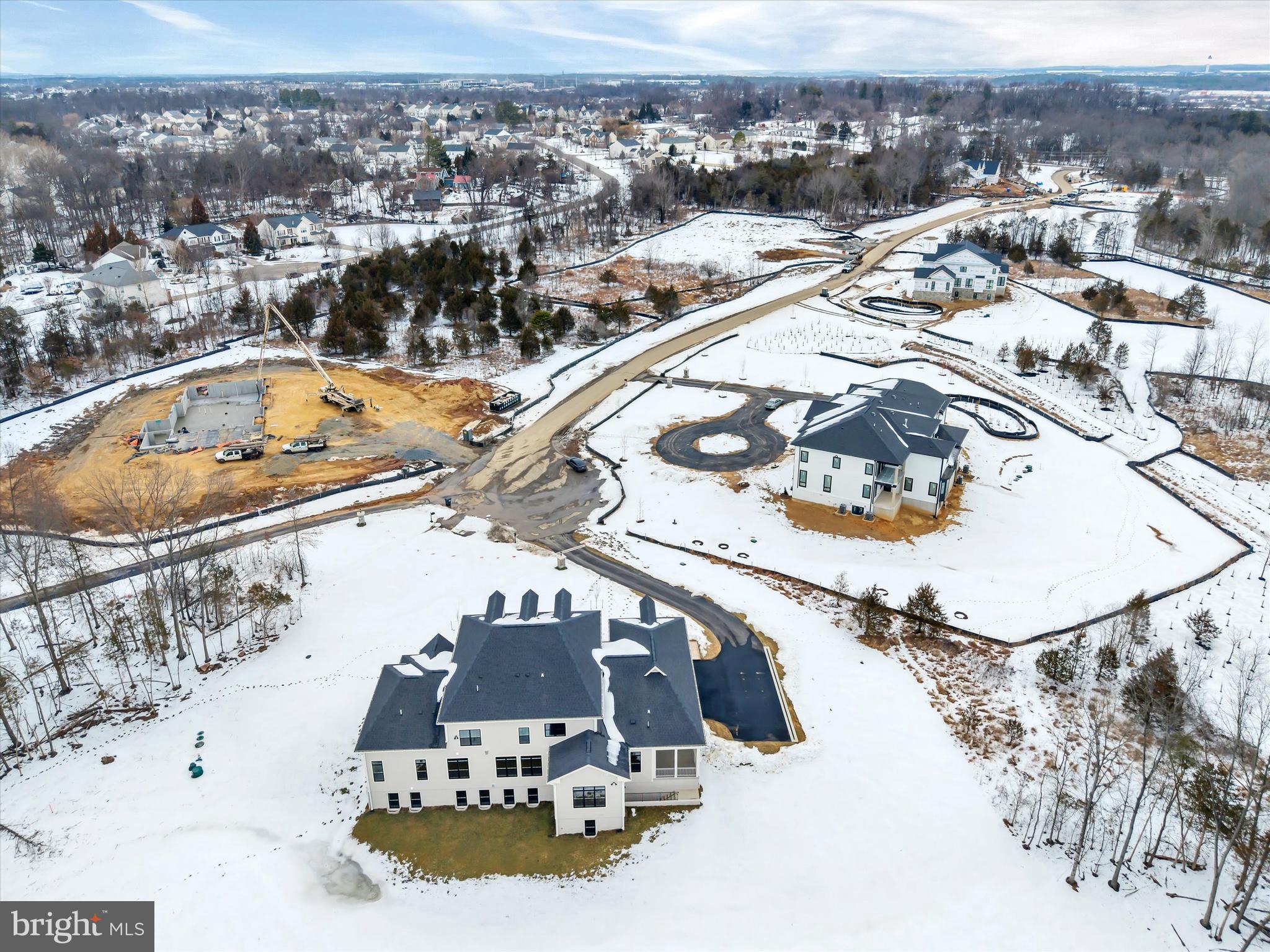 FAIRFAX MANOR - Residential