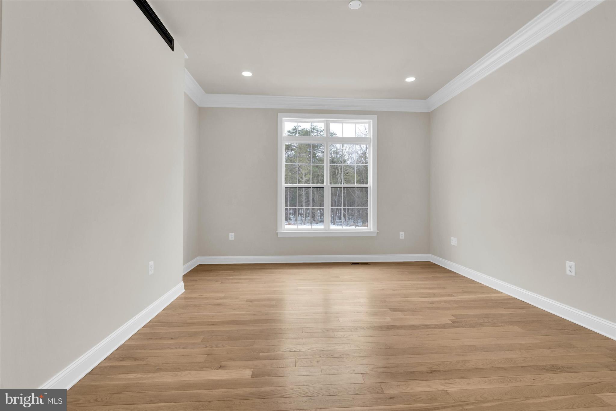 FAIRFAX MANOR - Residential