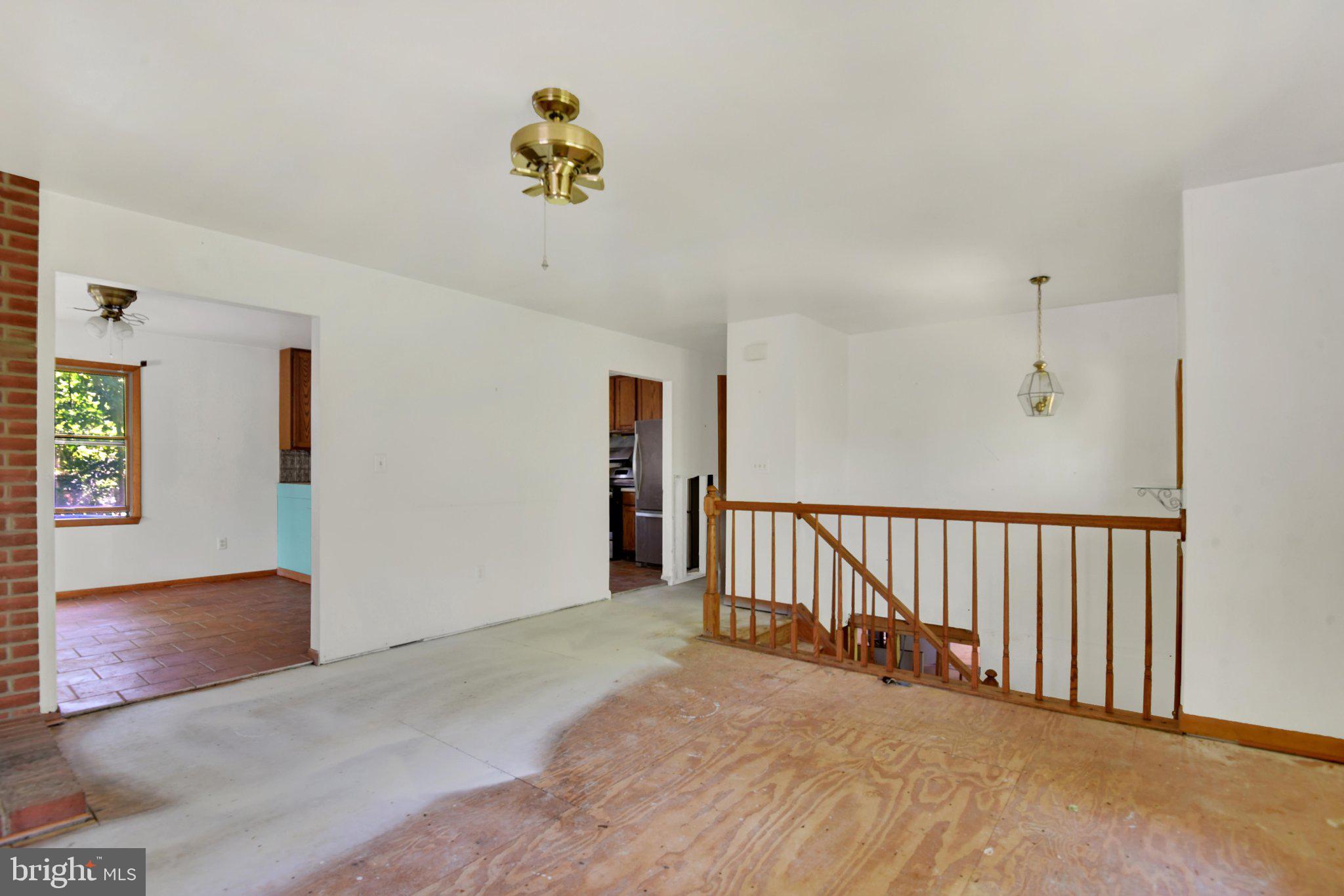 2765 E MAYBERRY ROAD