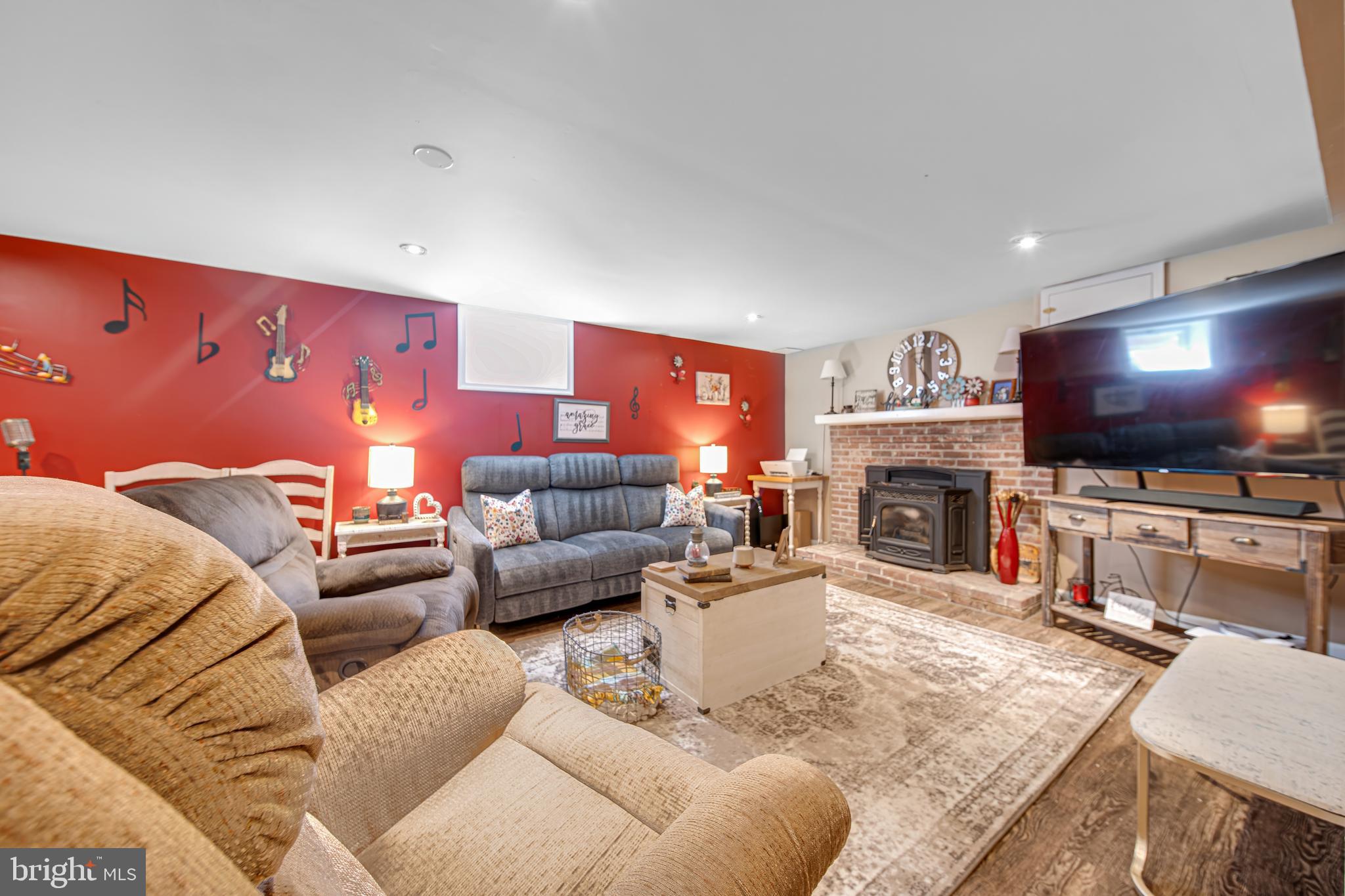 DAMASCUS OUTSIDE - Residential