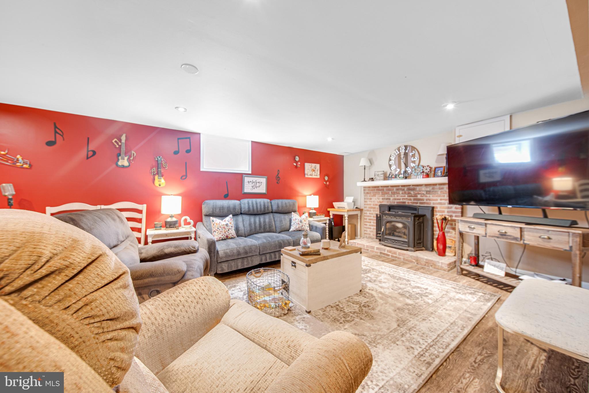 DAMASCUS OUTSIDE - Residential