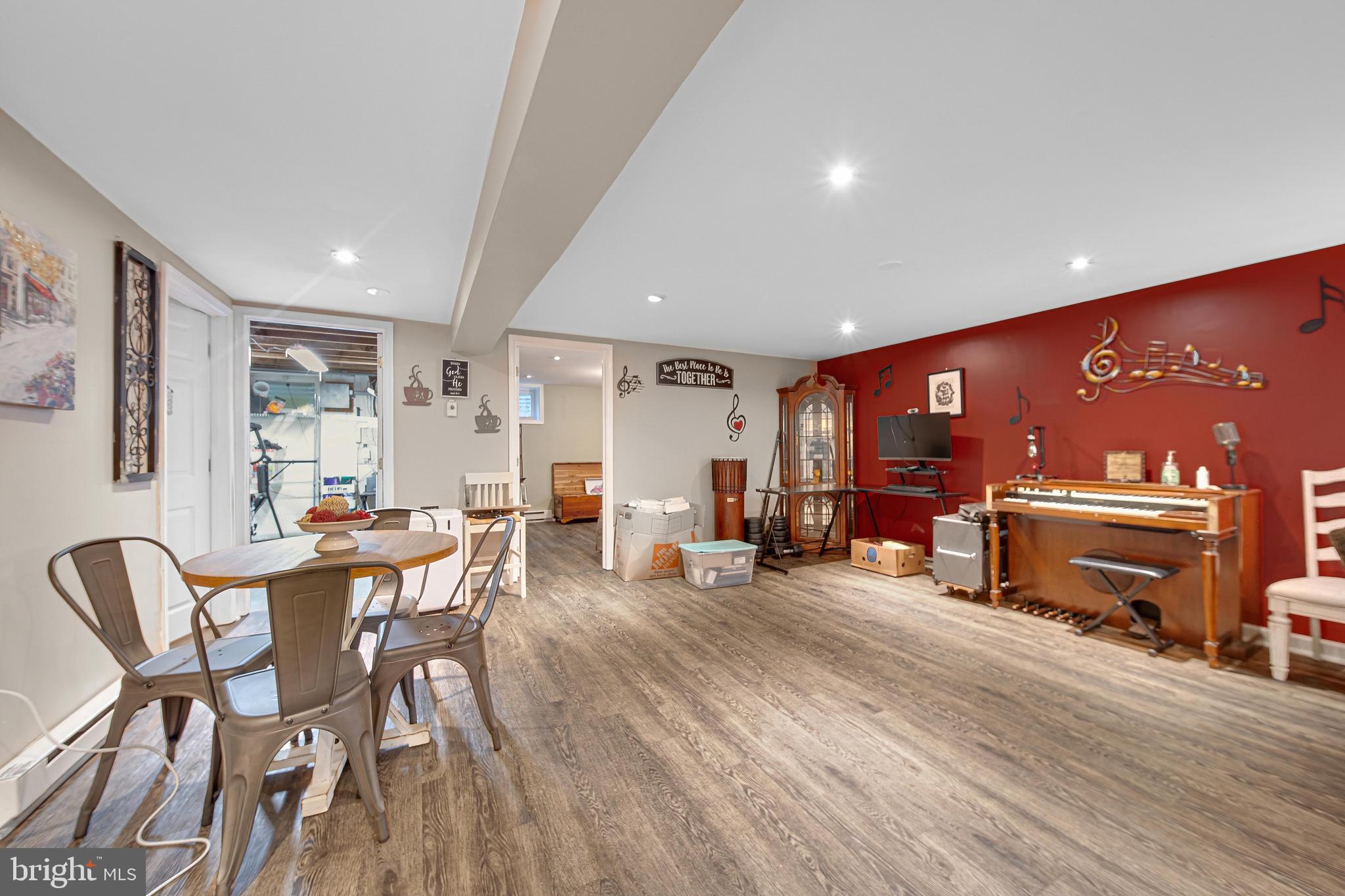 DAMASCUS OUTSIDE - Residential