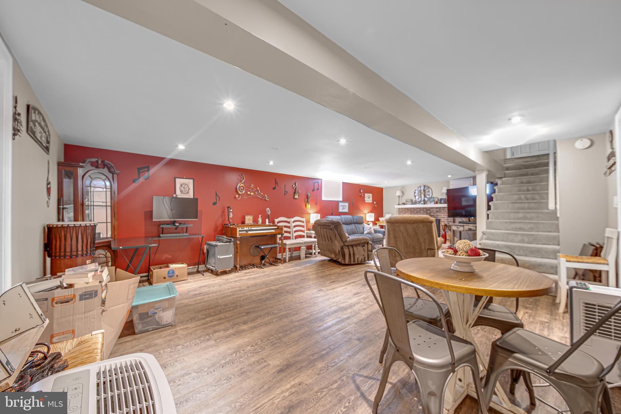 DAMASCUS OUTSIDE - Residential