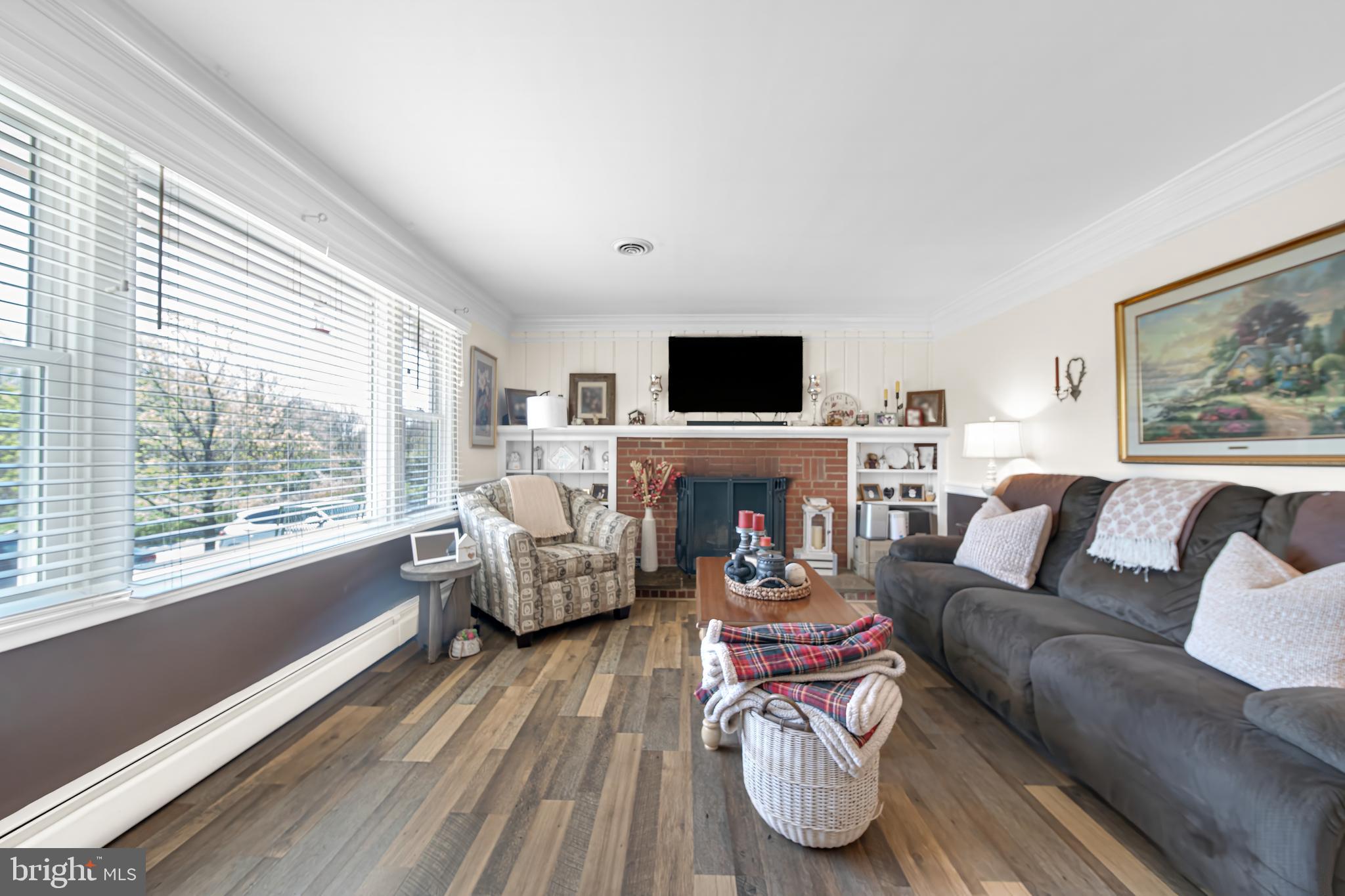 DAMASCUS OUTSIDE - Residential