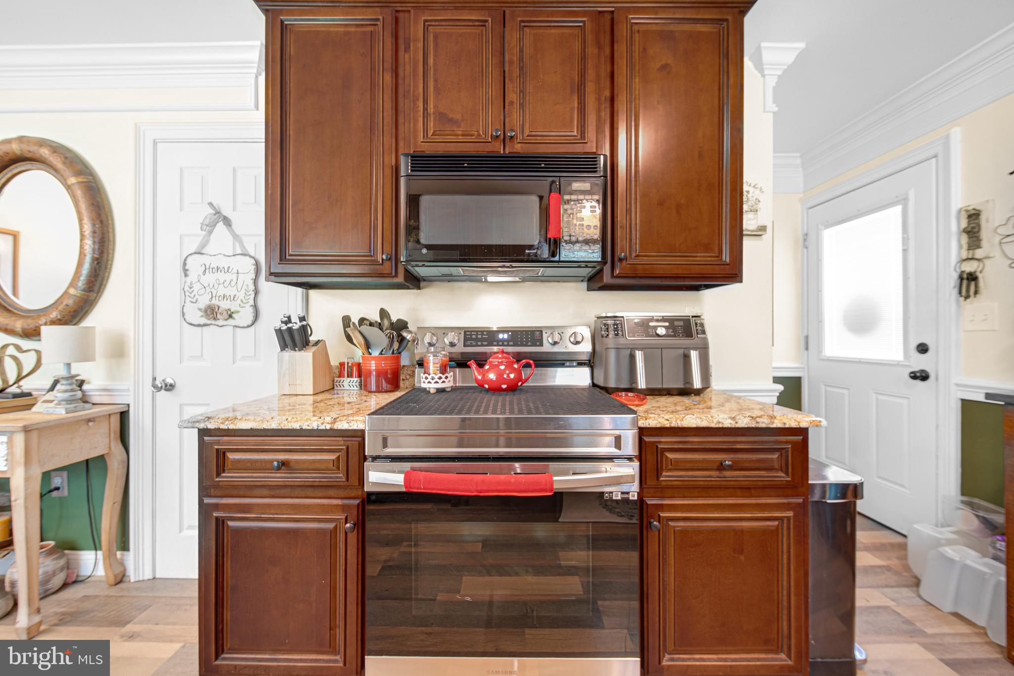 DAMASCUS OUTSIDE - Residential