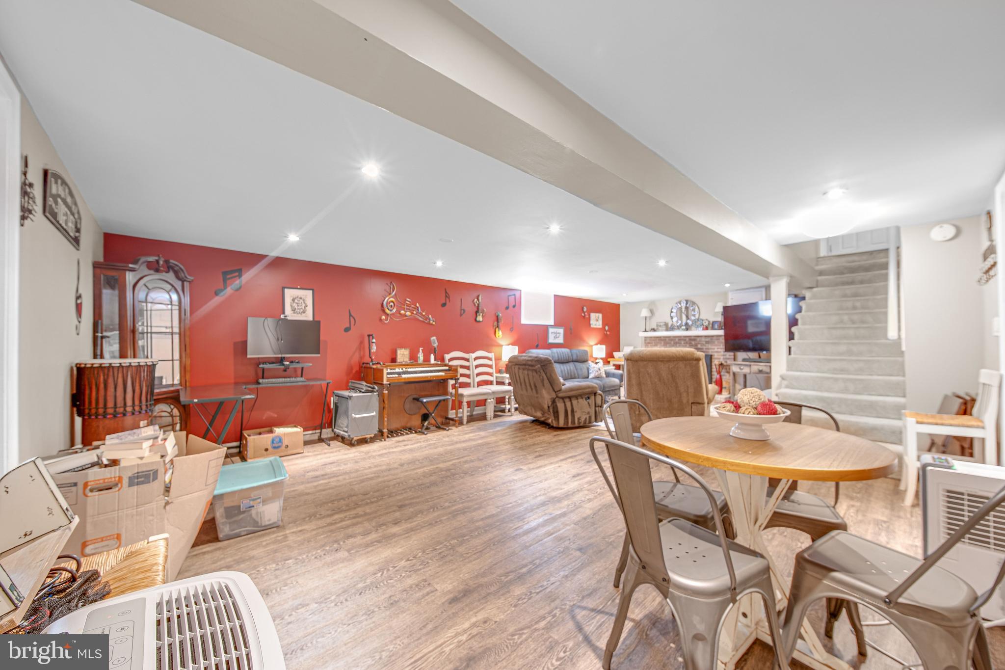 DAMASCUS OUTSIDE - Residential