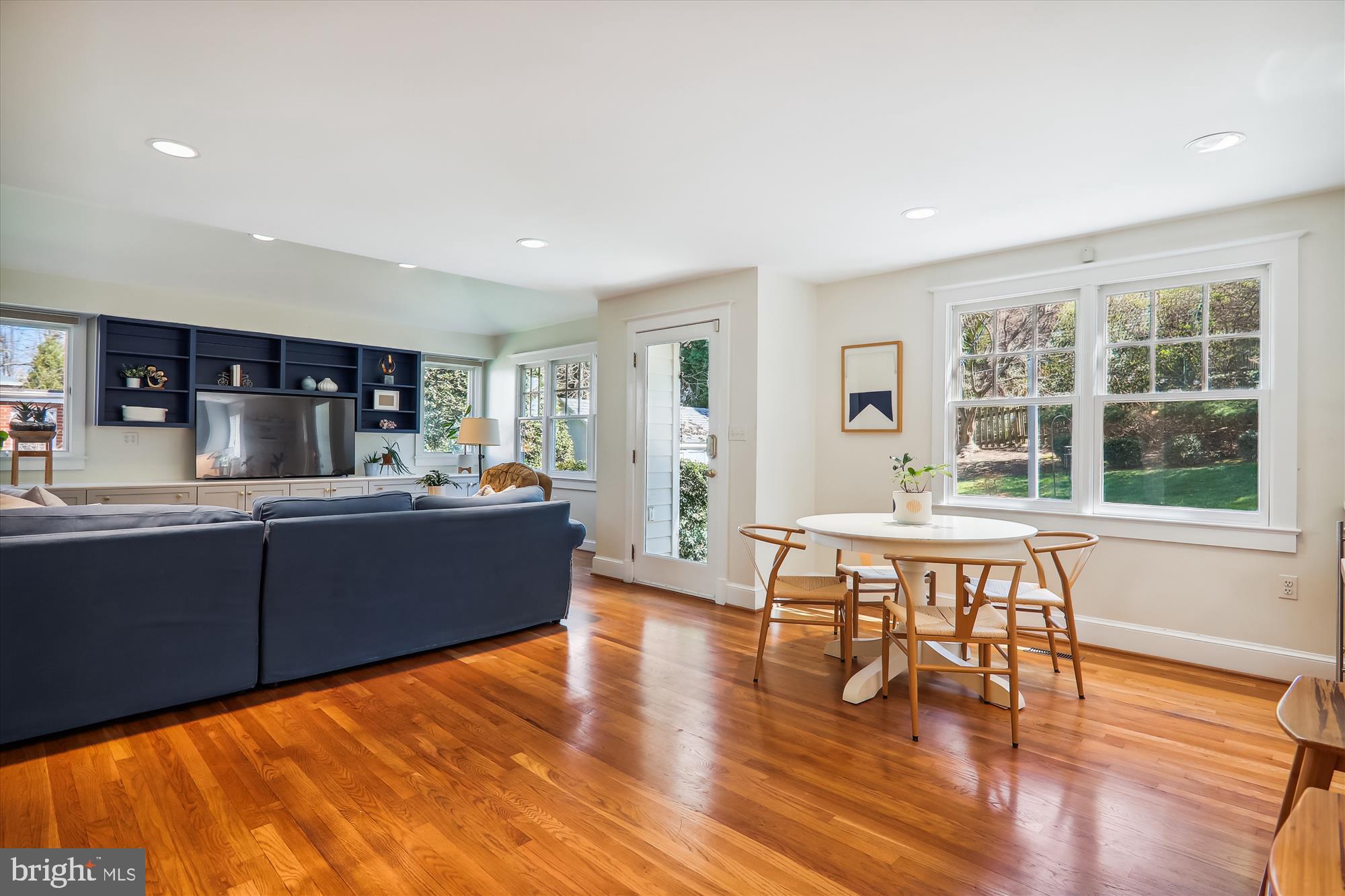 ALTA VISTA - Residential