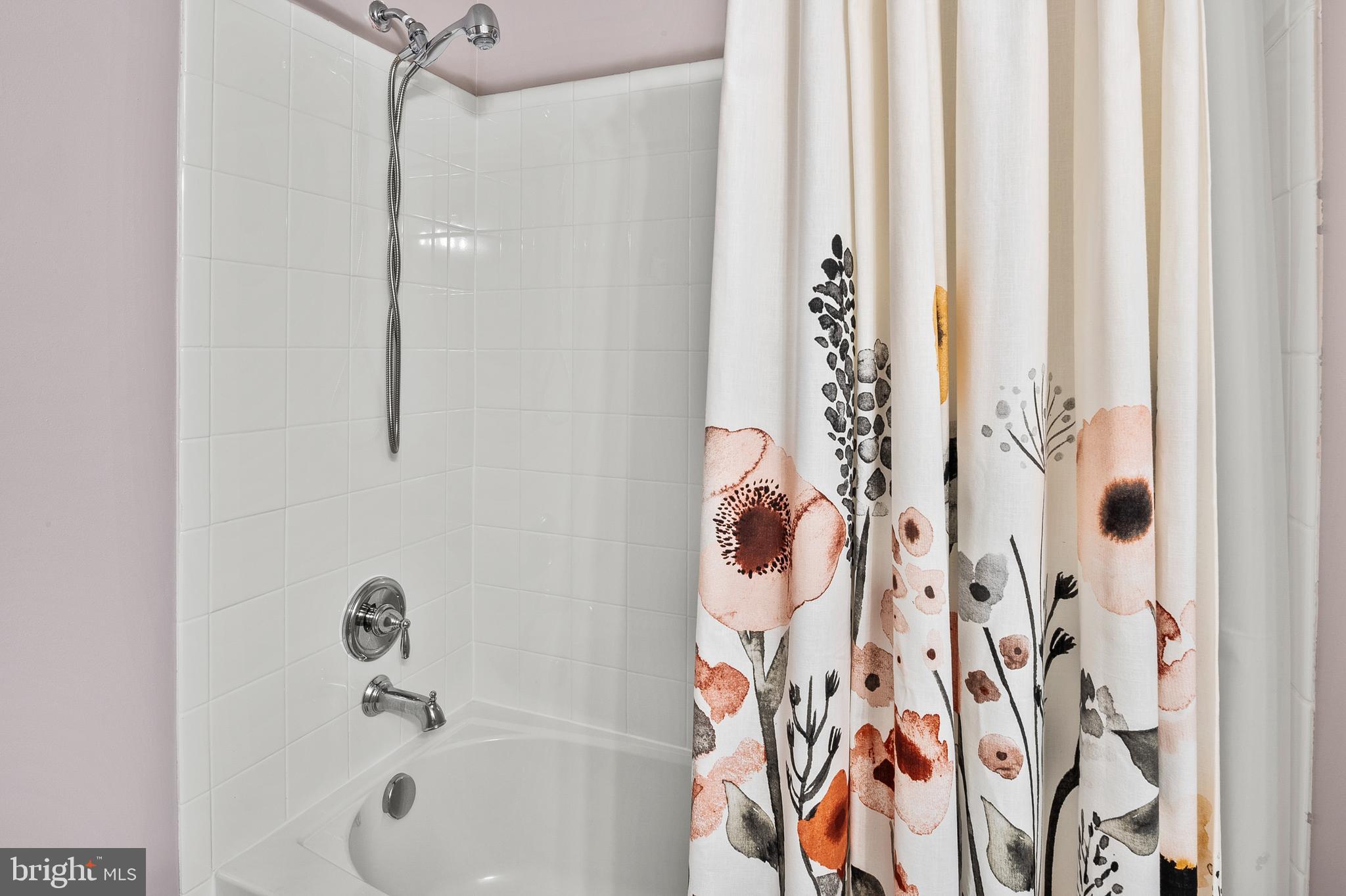 TANYARD COVE NORTH - Residential Lease