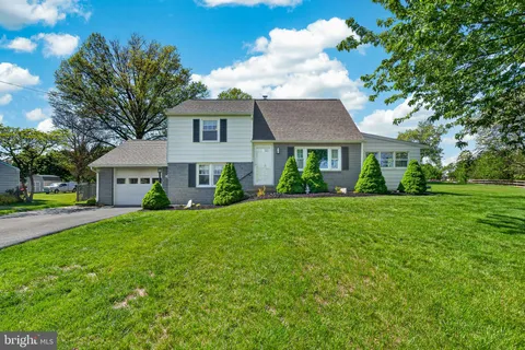83 Hawthorne Avenue, Gilbertsville, PA MLS: PAMC2177606