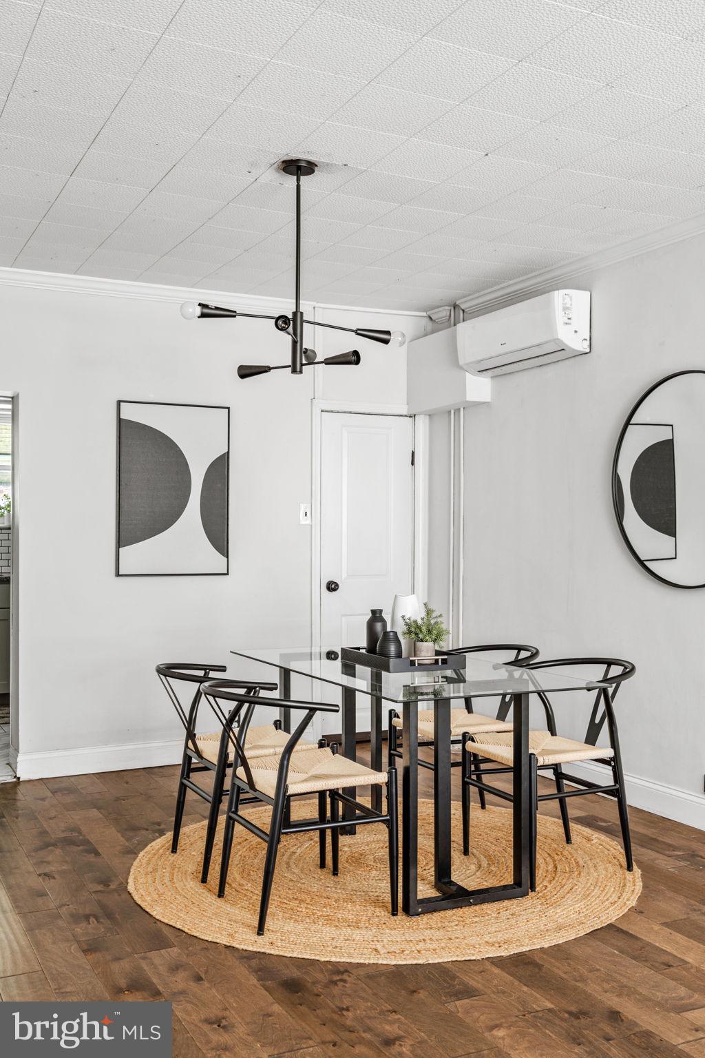 GIRARD ESTATES - Residential